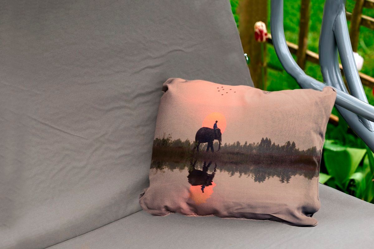 MuchoWow Dekokissen Ein Sonnenuntergang in Outdoor-Dekorationskissen, Thailand, in Dekokissenbezug, Elefant Kissenhülle Reisfeld einem Polyester, bei