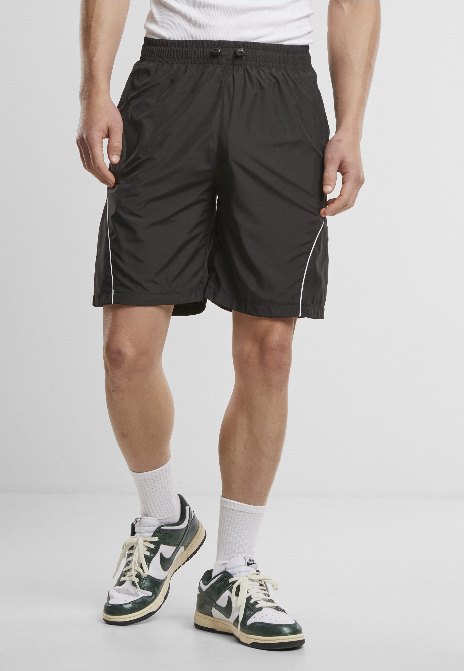 URBAN CLASSICS Shorts Urban Classics Piped Panel Trackshorts (1-tlg)