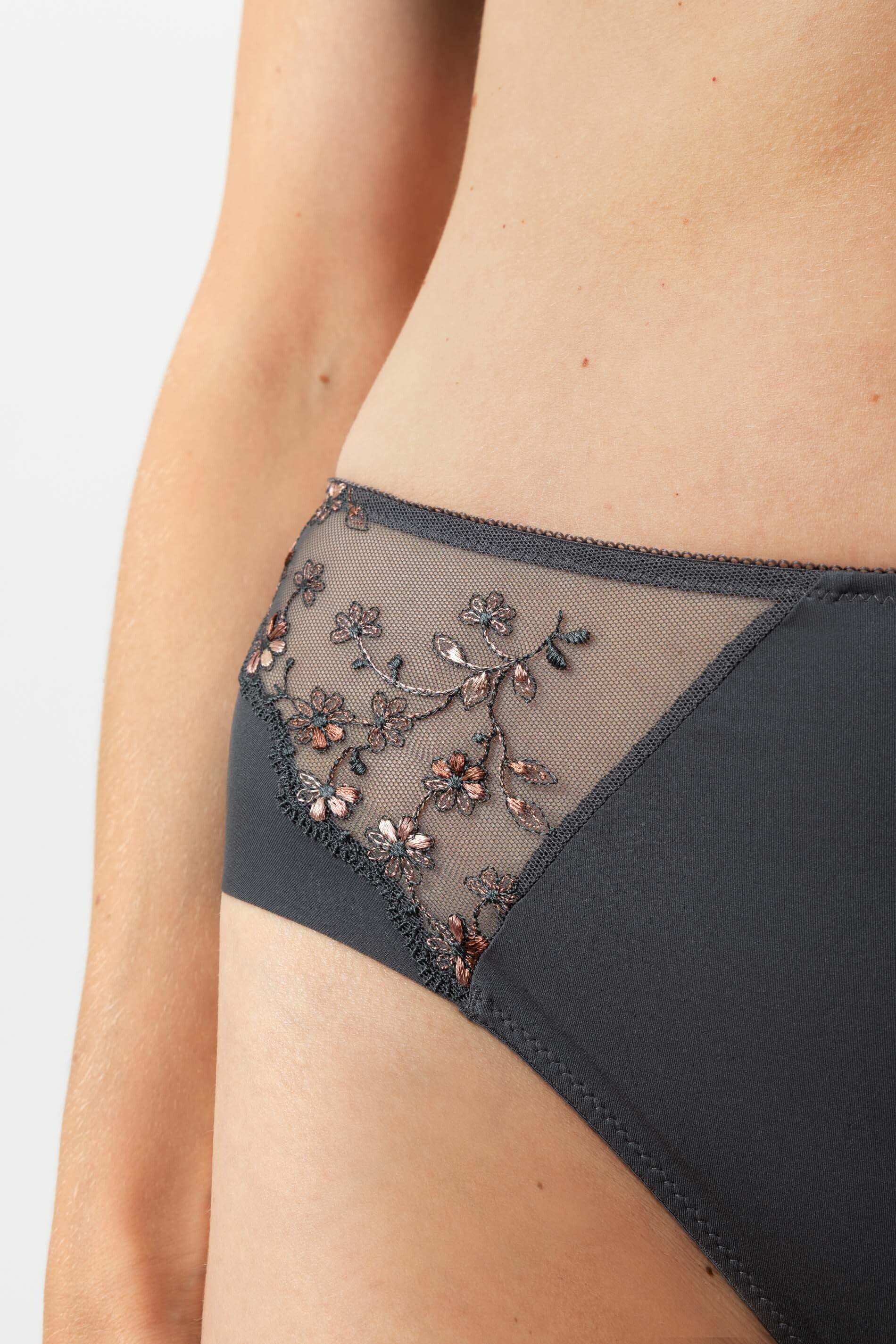 Mey Hipster Mey American Pants Serie Delightful Uni (1-St., 1) Dessous-Slip, florale Tüll-Stickerei, mit Baumwoll-Zwickel