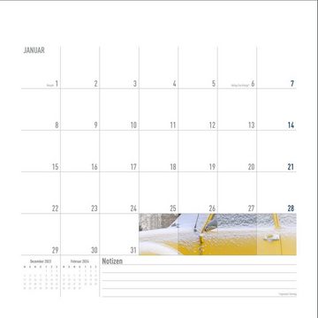 VW Collection by BRISA Monatskalender Jahresplaner 2024 für Autoliebhaber, exklusiver Wandkalender mit einzigartigen Käfer Bildern