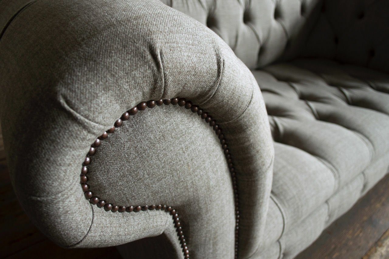 JVmoebel Chesterfield Couch Garnitur Sofa Sitz Design Polster Polster Luxus Luxus 2-Sitzer Couch #083, Garnitur Design Textil Sofa Sitz Chesterfield