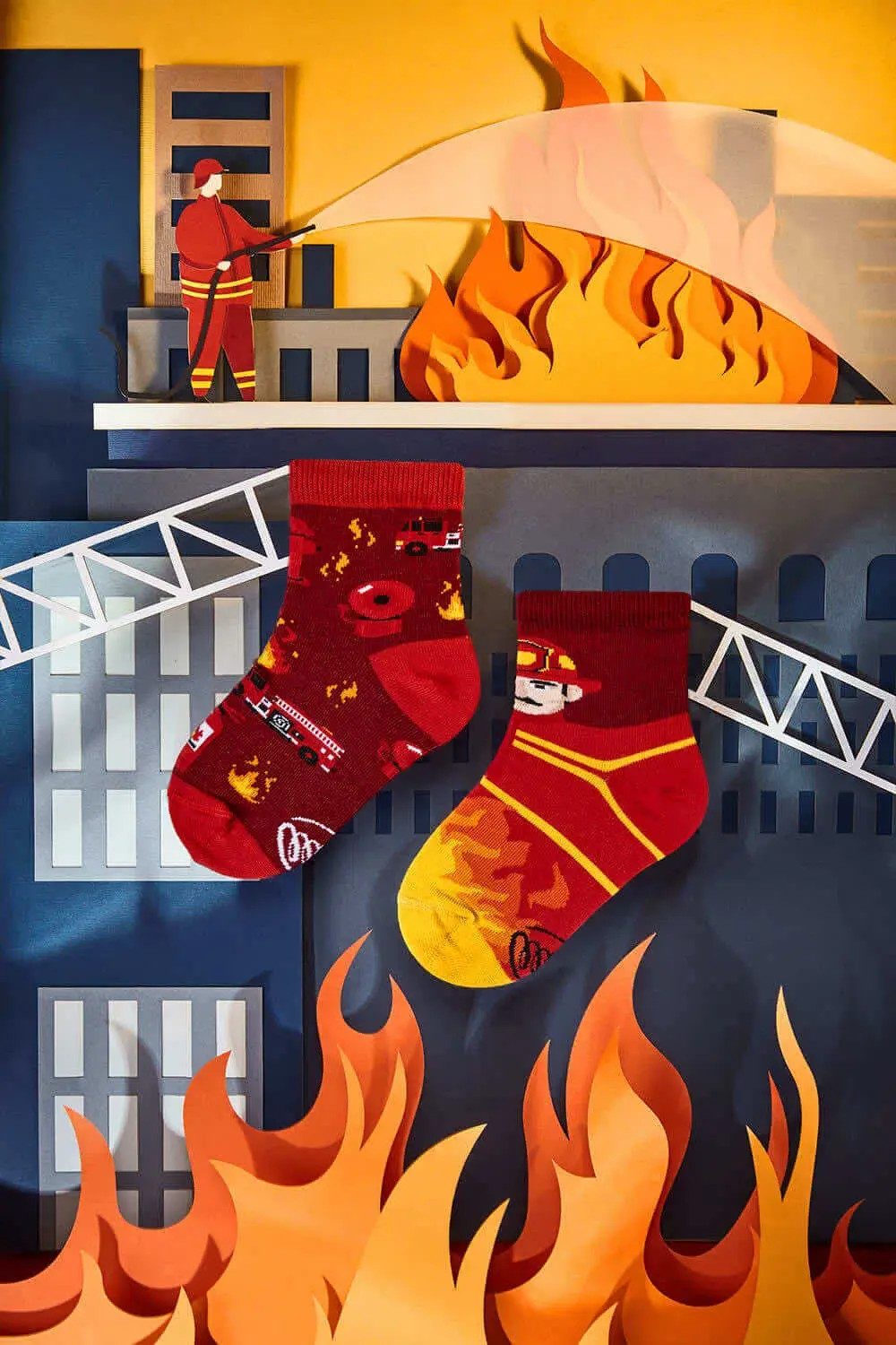 Many Mornings Freizeitsocken Many Mornings Kids The Fireman (1 Paar, 1-Paar, 1 Paar) immer ein dismatching Paar