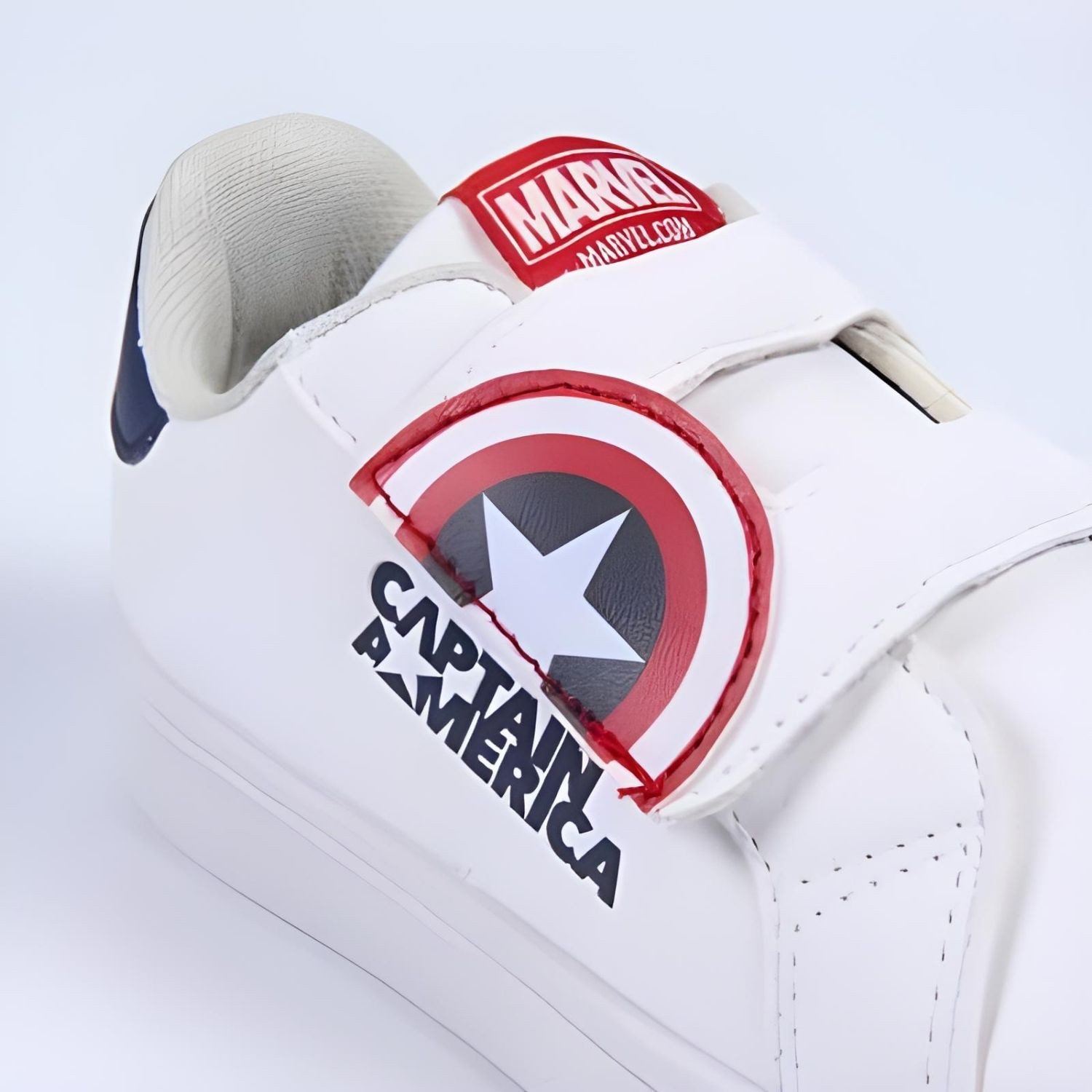 The AVENGERS Sneaker Kinderschuhe – Bequeme und stylische Laufschuhe Sneaker – Bild 2 von 3