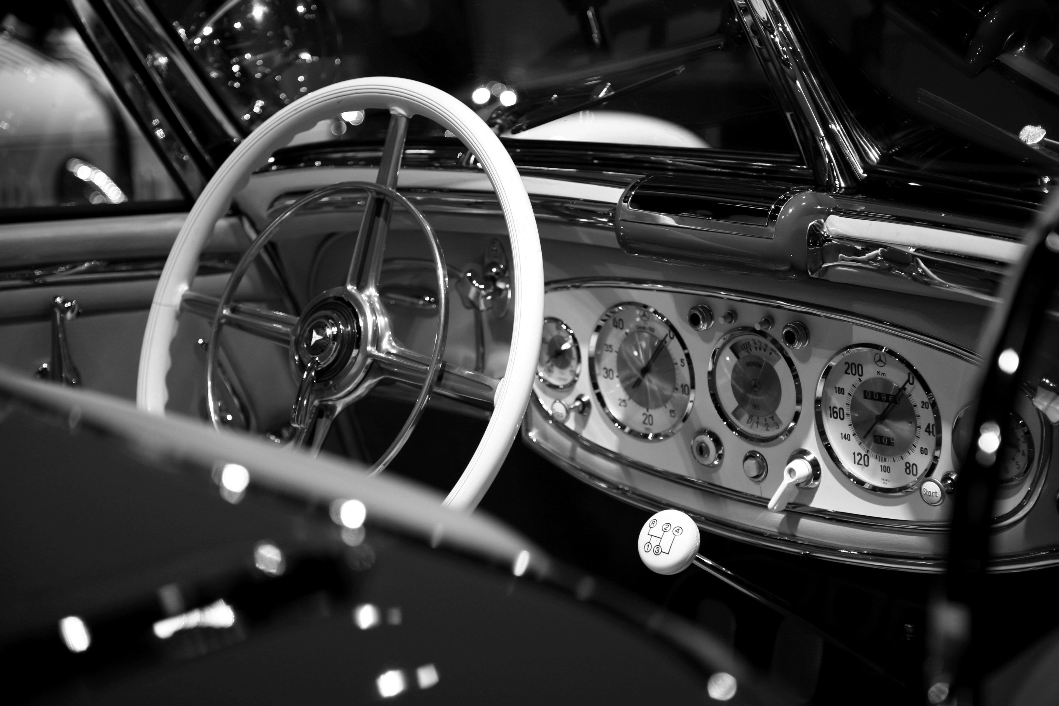 Papermoon Fototapete Auto Schwarz & Weiß