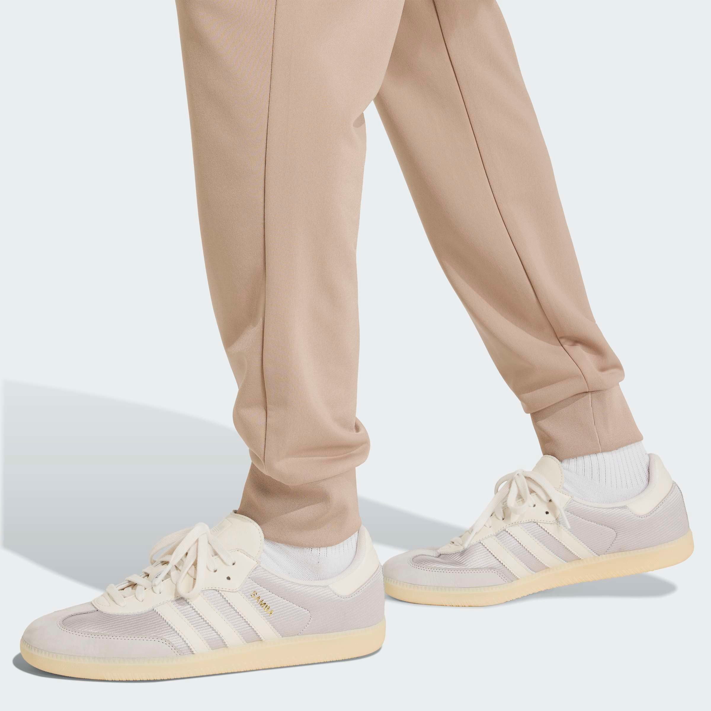 adidas Originals Trainingsanzug TECH TREFOIL ESSENTIALS (2-tlg), zweiteiliges Set, für Erwachsene, aus Polyester – Bild 4 von 5