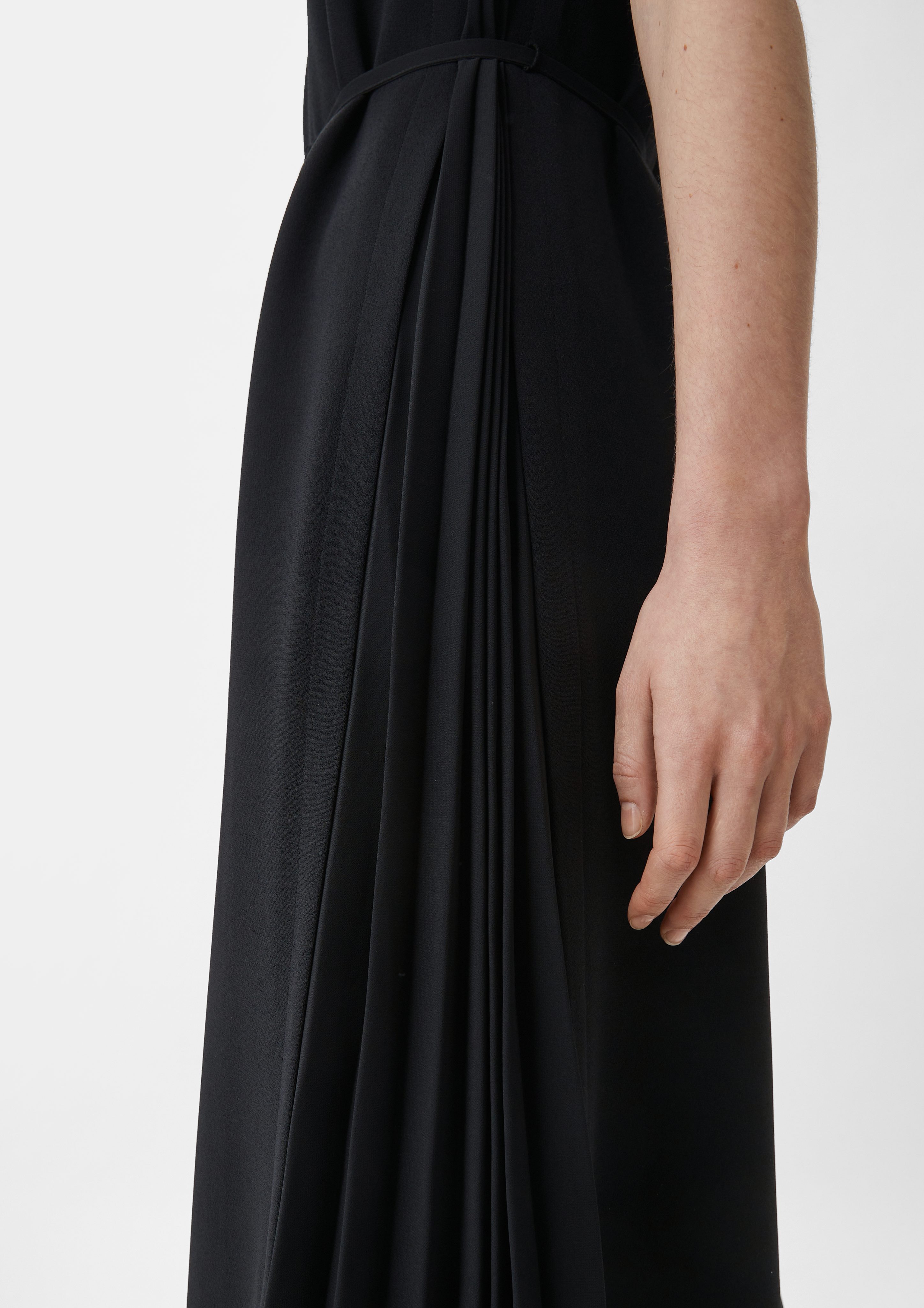 Comma Maxikleid Ärmelloses Midikleid aus Crêpe günstig online kaufen