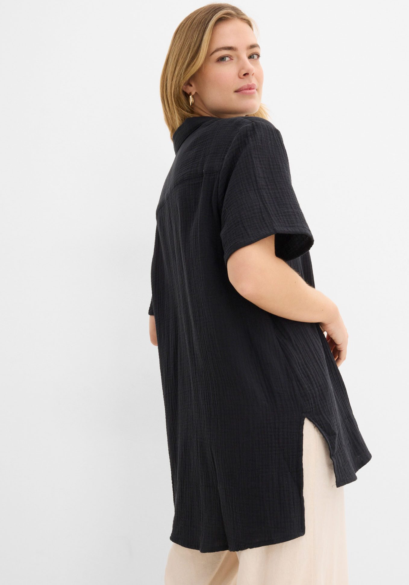bonprix Hemdbluse in weiter vokuhila Passform, reine Baumwolle, Kurzarm