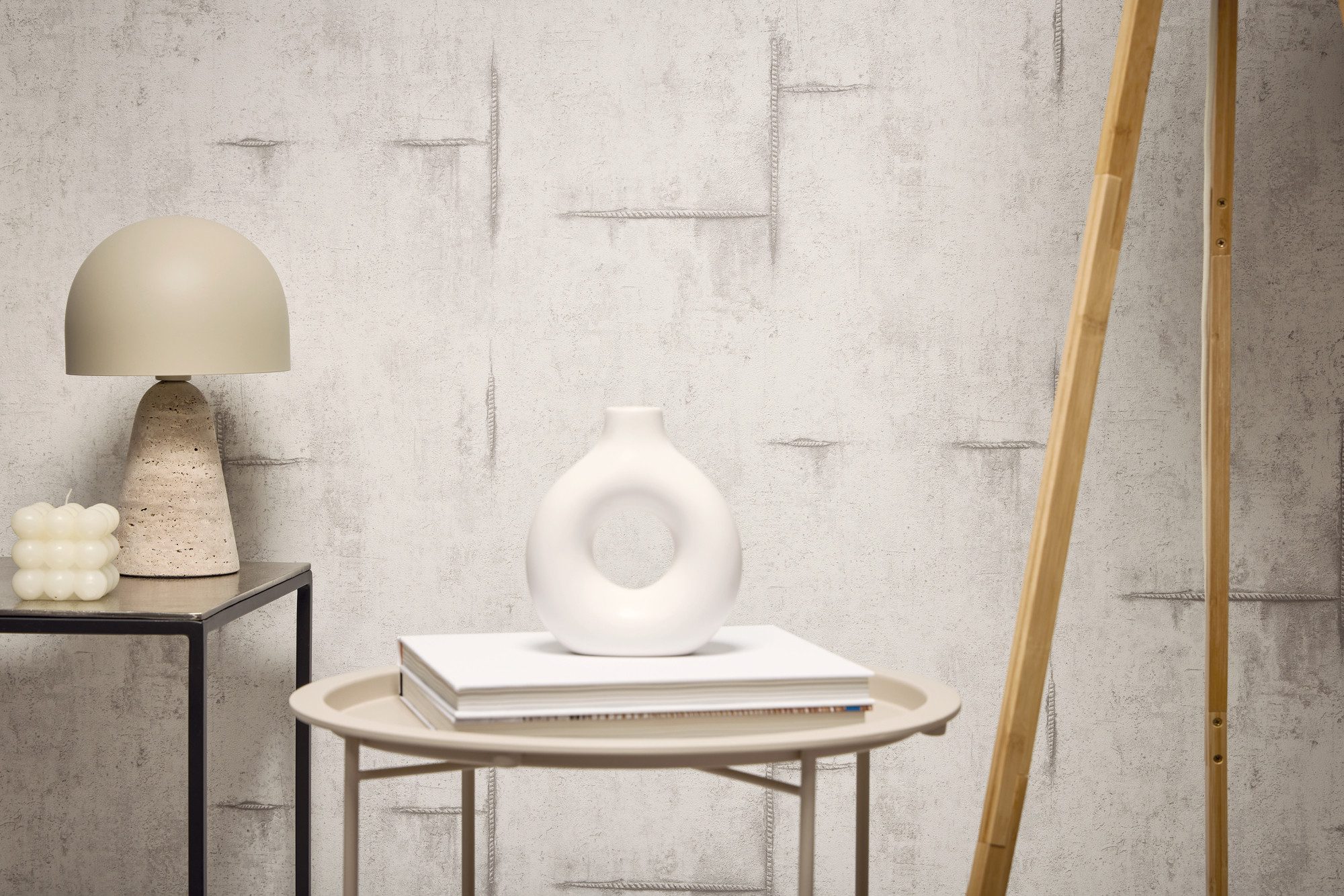 CosmoLiving by Cosmopolitan Vliestapete Graphite Groove-Edge Betonoptiktapete, strukturiert, matt, (1 St), Betonoptik mit modernem Industrial-Charme