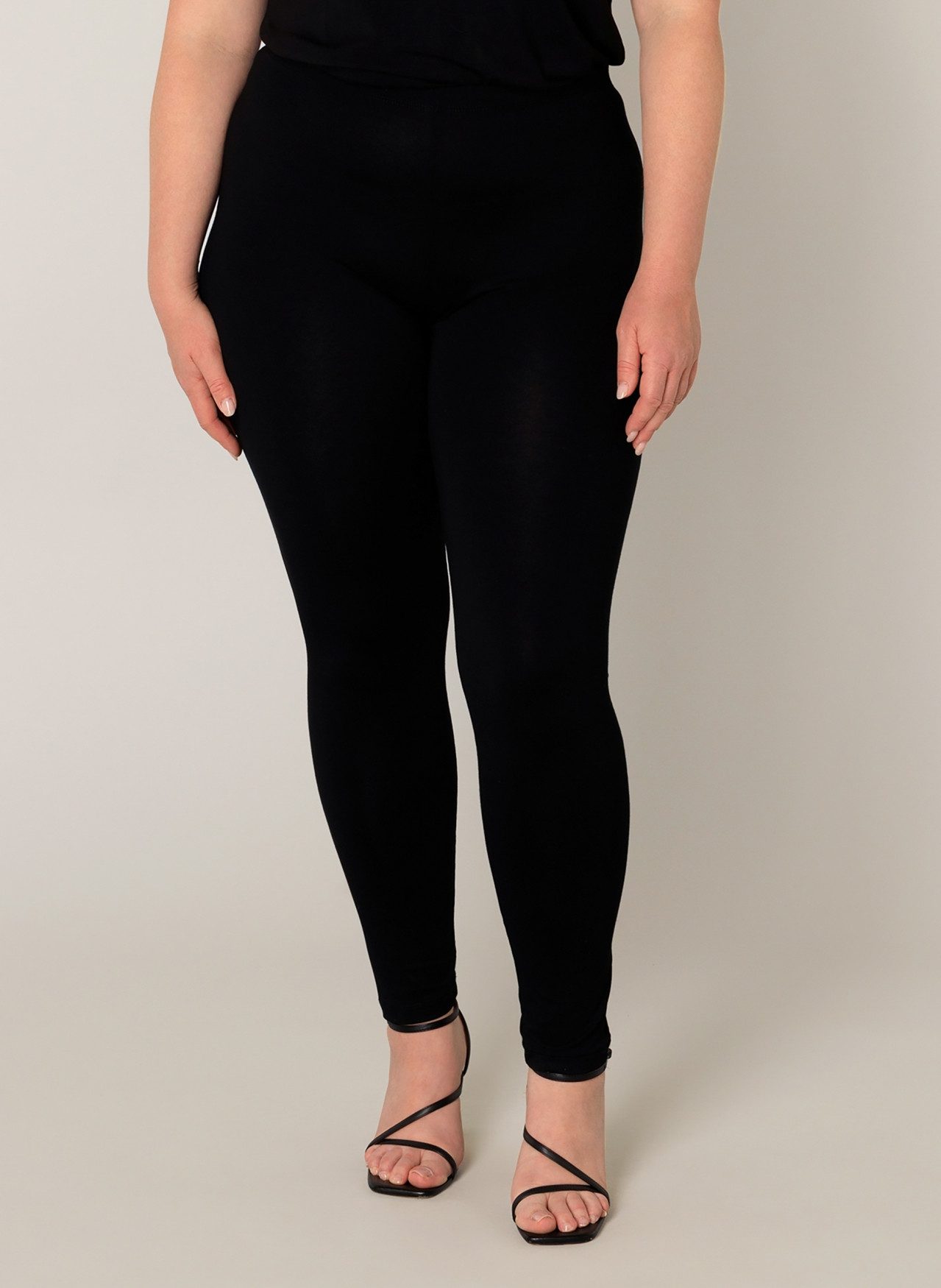 Base Level Curvy Leggings Andrea