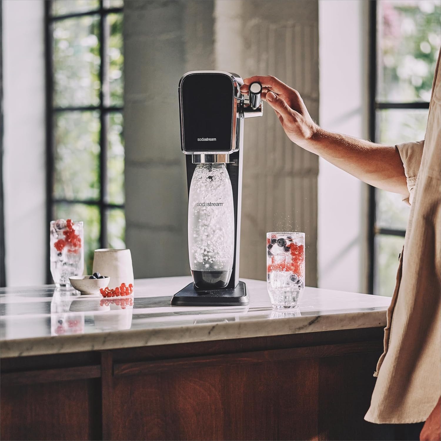 SodaStream Wassersprudler Art, (mit CO2-Zylinder und 1L spülmaschinenfeste Flasche) – Bild 2 von 3