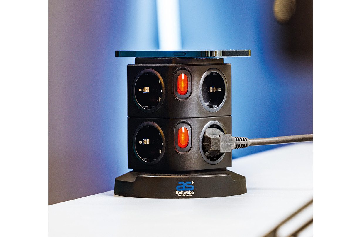 as - Schwabe Tischsteckdosen mit Induktionsladefläche, IP20 Steckdosenleiste 8-fach (Ein- / Ausschalter, USB-Anschlüsse, Schalterbeleuchtung, Schutzkontaktsteck – Bild 5 von 5