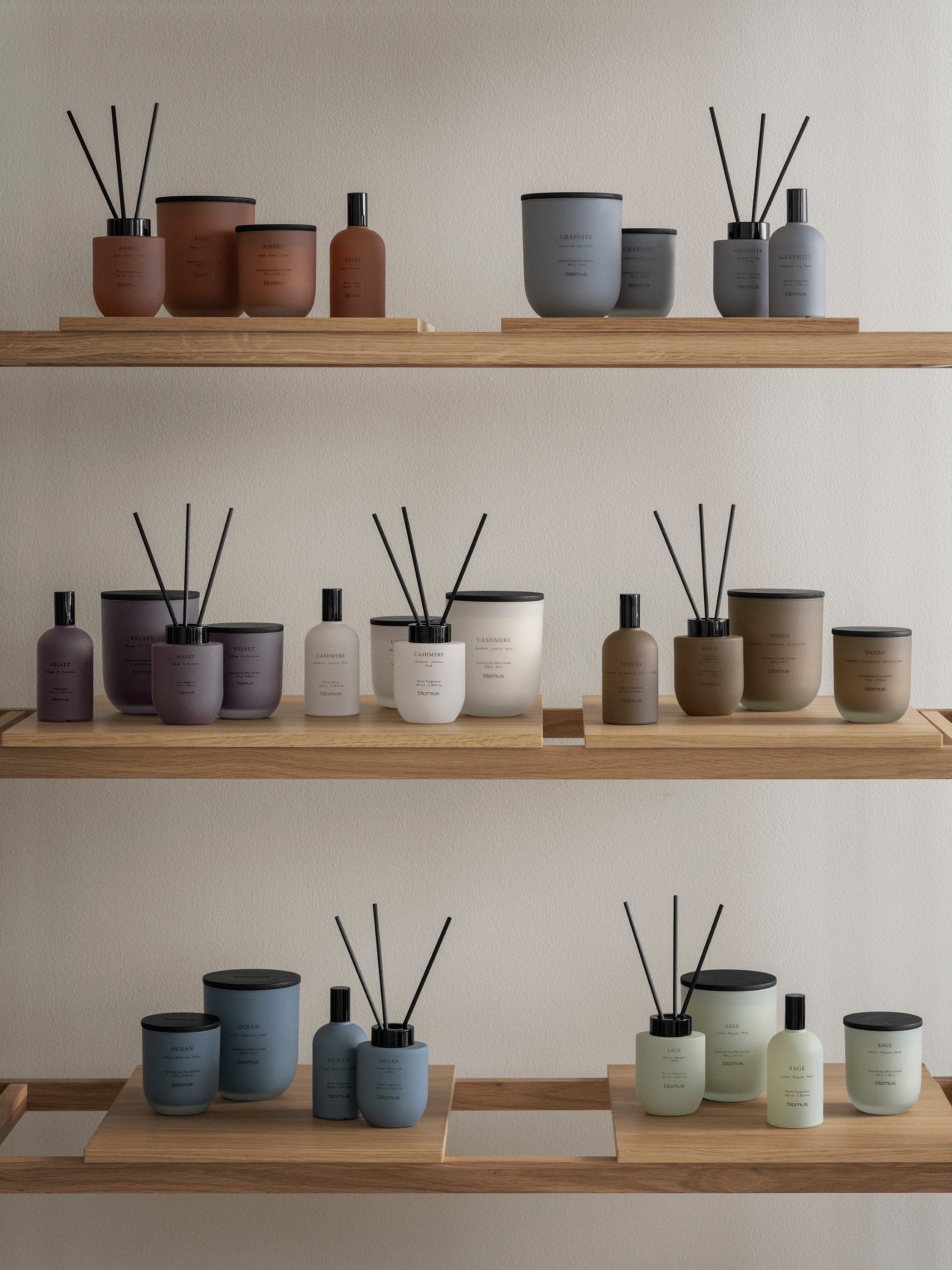 blomus Duftkerze -TUOKSU- Raumduft Kerze, Deko Kerze: Modernes Design aus Glas (1-tlg), Frische Düfte, Natürlicher Sojawachs, Ruhig & entspannend