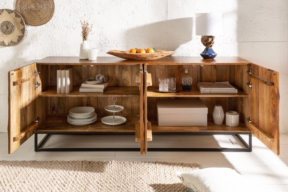 riess-ambiente Sideboard SCORPION 180cm braun / schwarz · Anrichte aus Mango-Massivholz (Einzelartikel, 1 St), Kommode mit 3D Schnitzereien · Metall · 4 Türen & 4 Fächer · Design