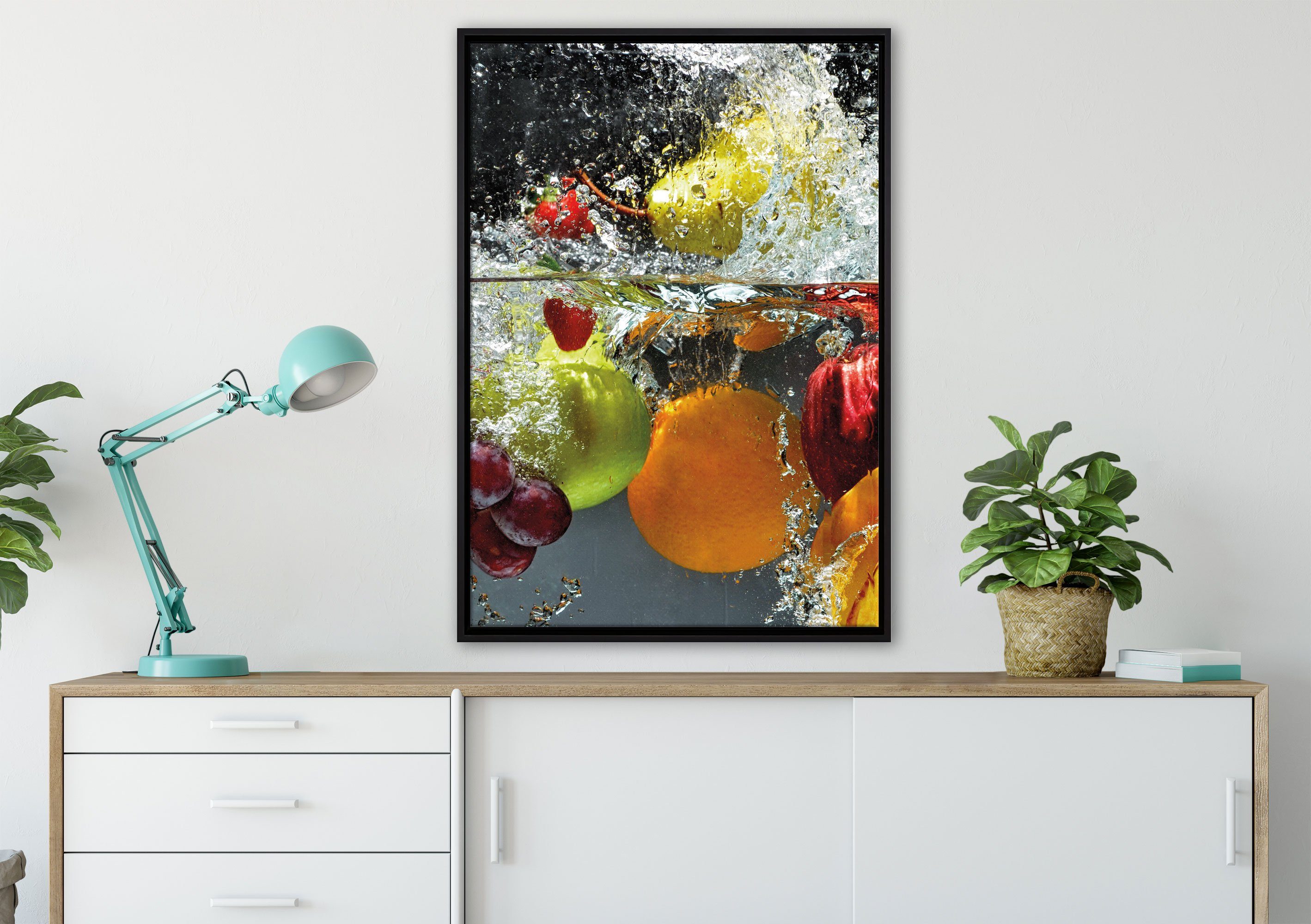 Pixxprint Leinwandbild Leinwandbild bespannt, (1 einem Wanddekoration Schattenfugen-Bilderrahmen St), gefasst, in fallen Früchte Wasser, ins fertig inkl. Zackenaufhänger