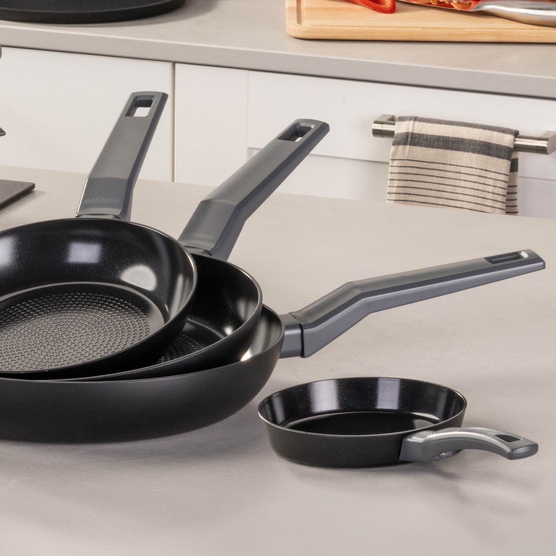 FACKELMANN Pfannen-Set Bratpfannen-Set, Antihaftbeschichtung, Wabenboden, Induktionsgeeignet