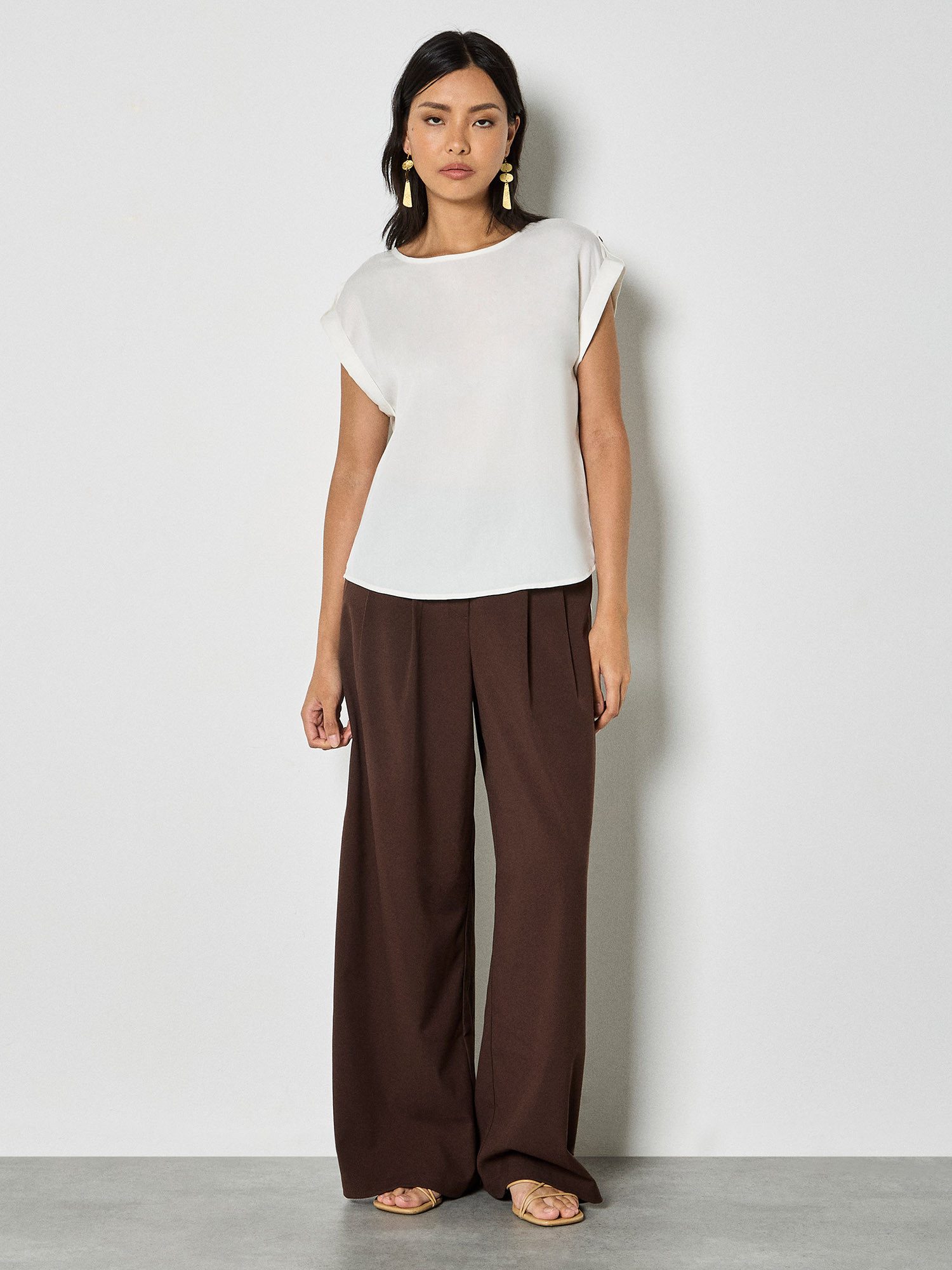 Apricot T-Shirt Gewebtes T-Shirt mit Schlitz