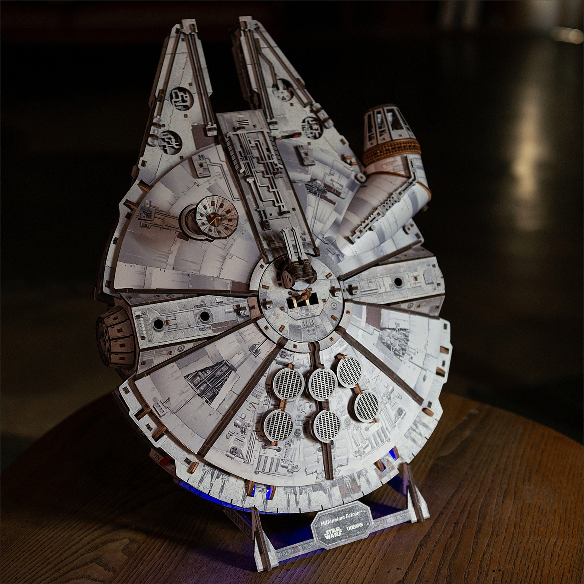 UGEARS Modellbausatz Star Wars Millennium Falcon Raumschiff aus Holz, (1235-tlg)