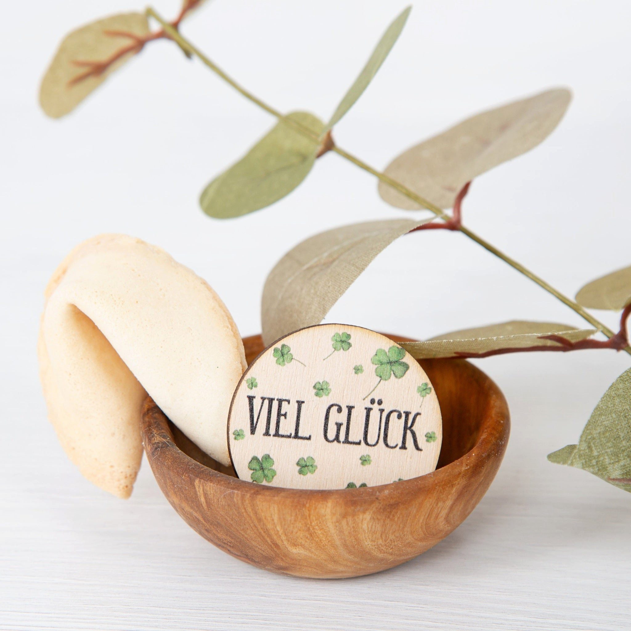 Logbuch-Verlag Dekofigur 12 kleine Glücksbringer Glückssymbole aus Holz Viel Glück – Bild 3 von 5