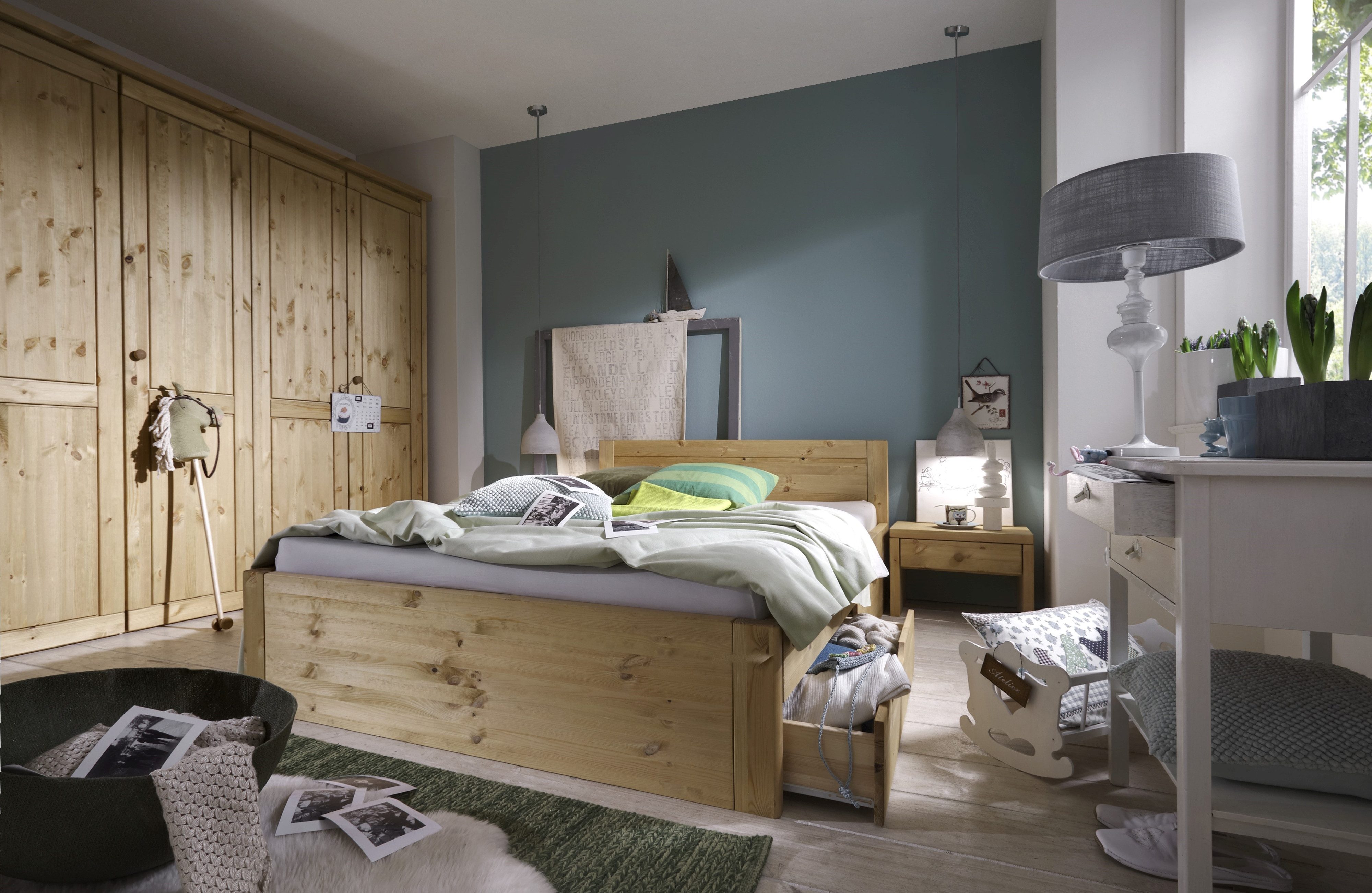 Wohnglücklich Massivholzbett Vita (weiß oder holzfarben), Stauraum, Schubladen