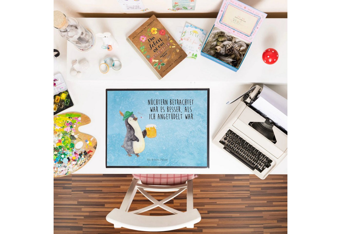 Thumbnail - Mr. & Mrs. Panda Schreibtischunterlage Pinguin Bier - Eisblau - Geschenk, Oktoberfest, Pinguine, Schreibware, (Packung, ...
