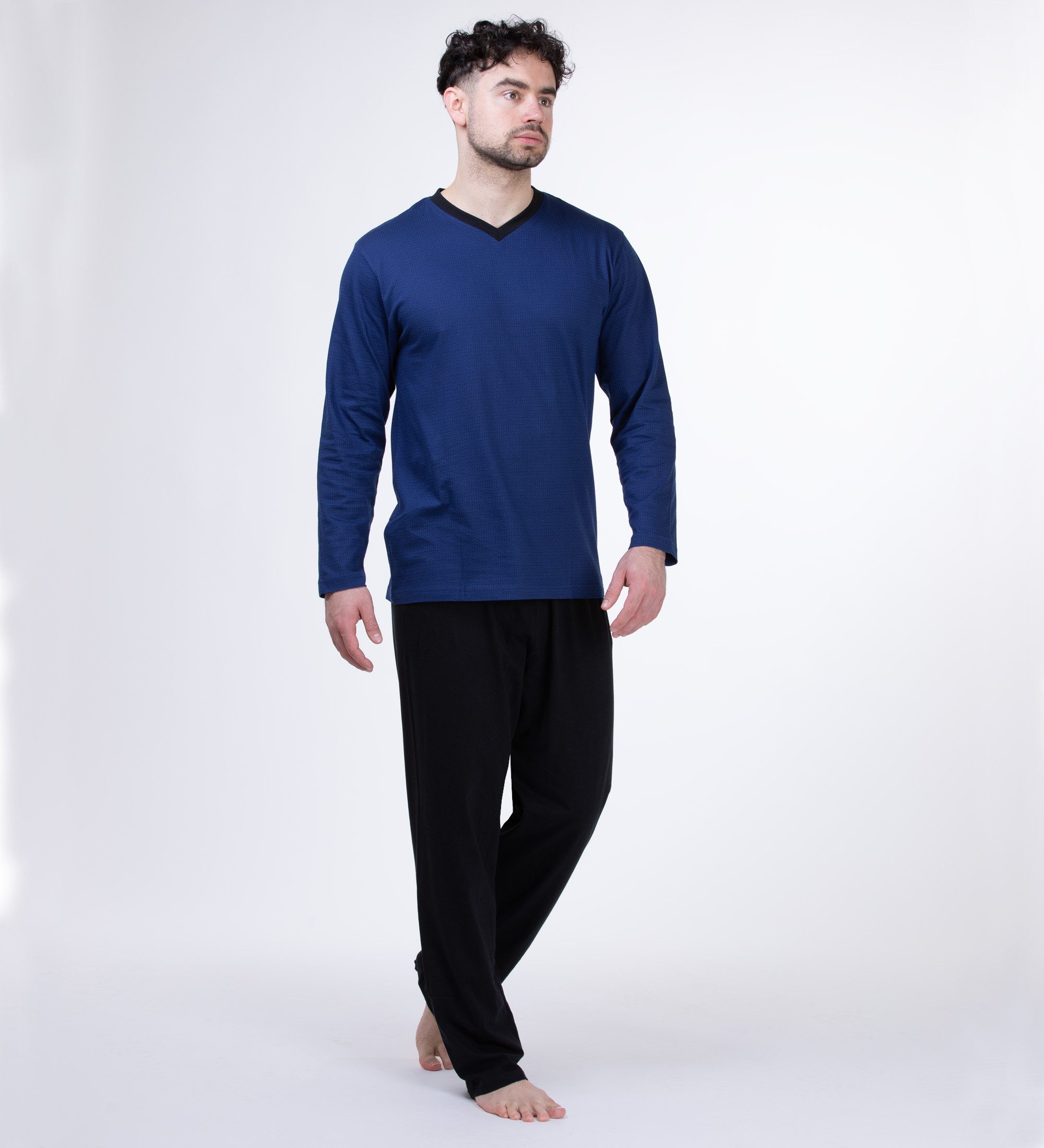 Moonline Pyjama Schlafanzug lang, 100% Baumwolle mit V-Ausschnitt und Streifen-Design