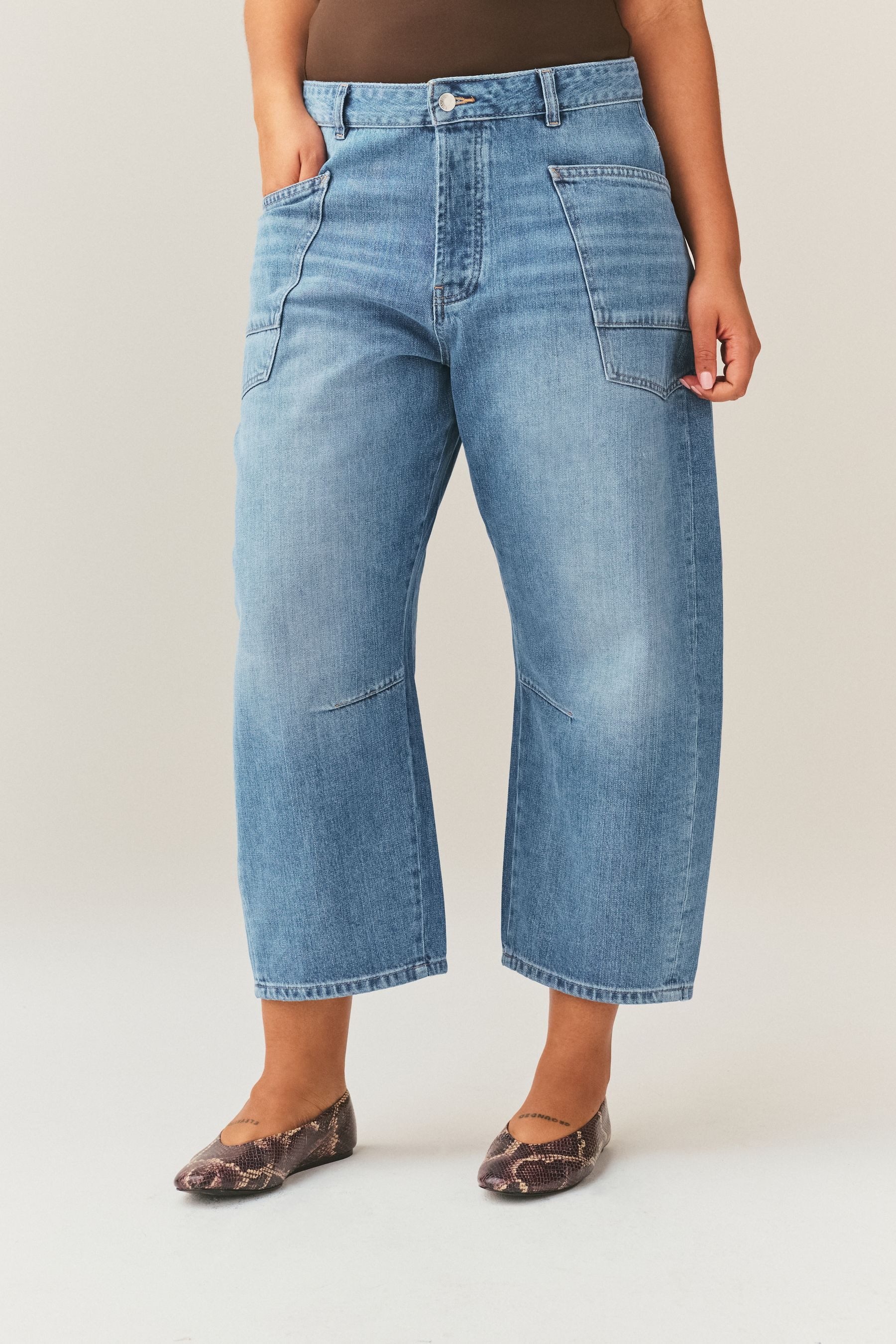 Next Weite Jeans Sanduhr Jeans mit zwei Taschen und Barrel-Bein (1-tlg)