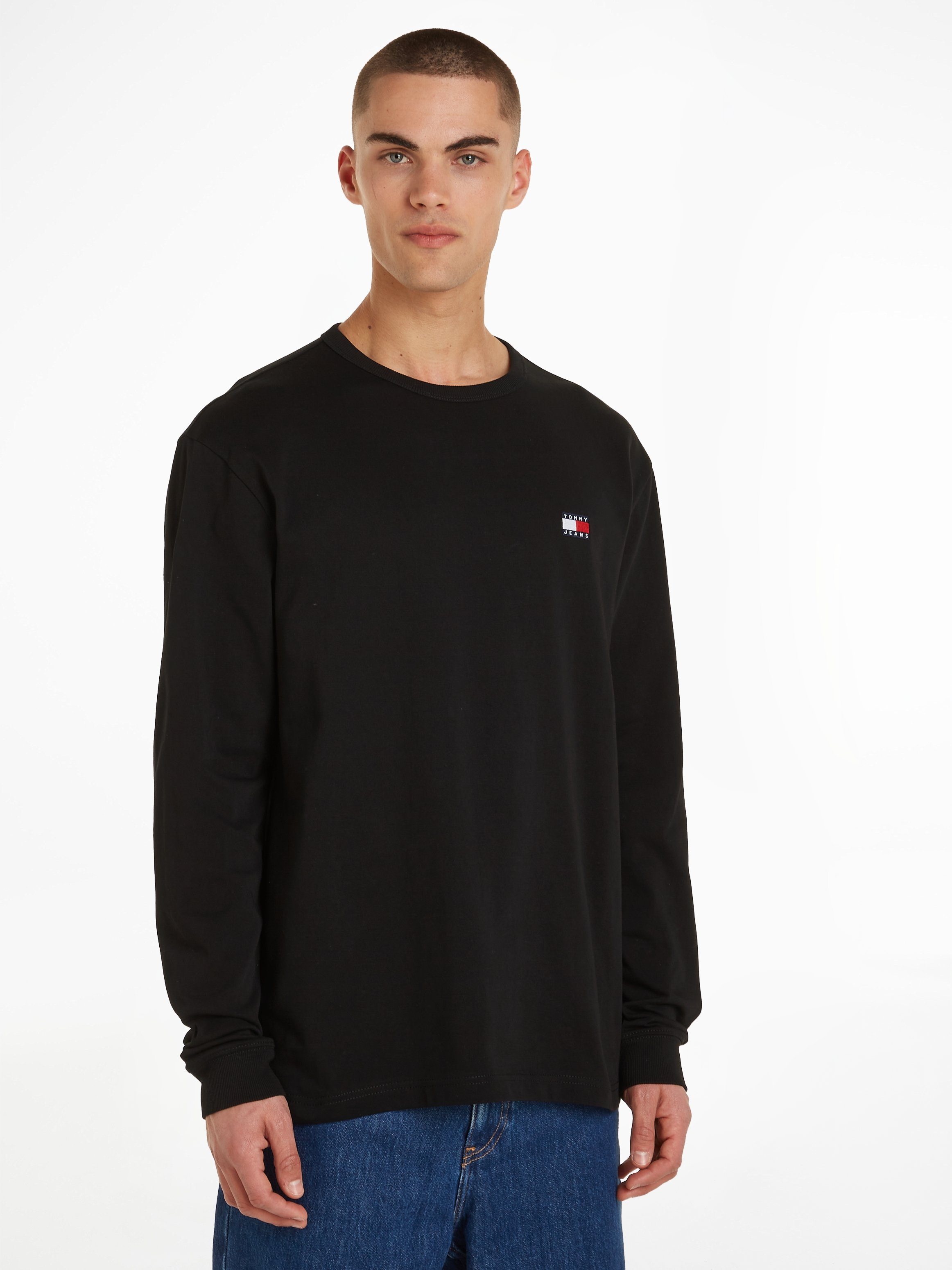 Tommy Jeans Langarmshirt TJM REG BADGE LS TEE mit Tommy Jeans Stickerei