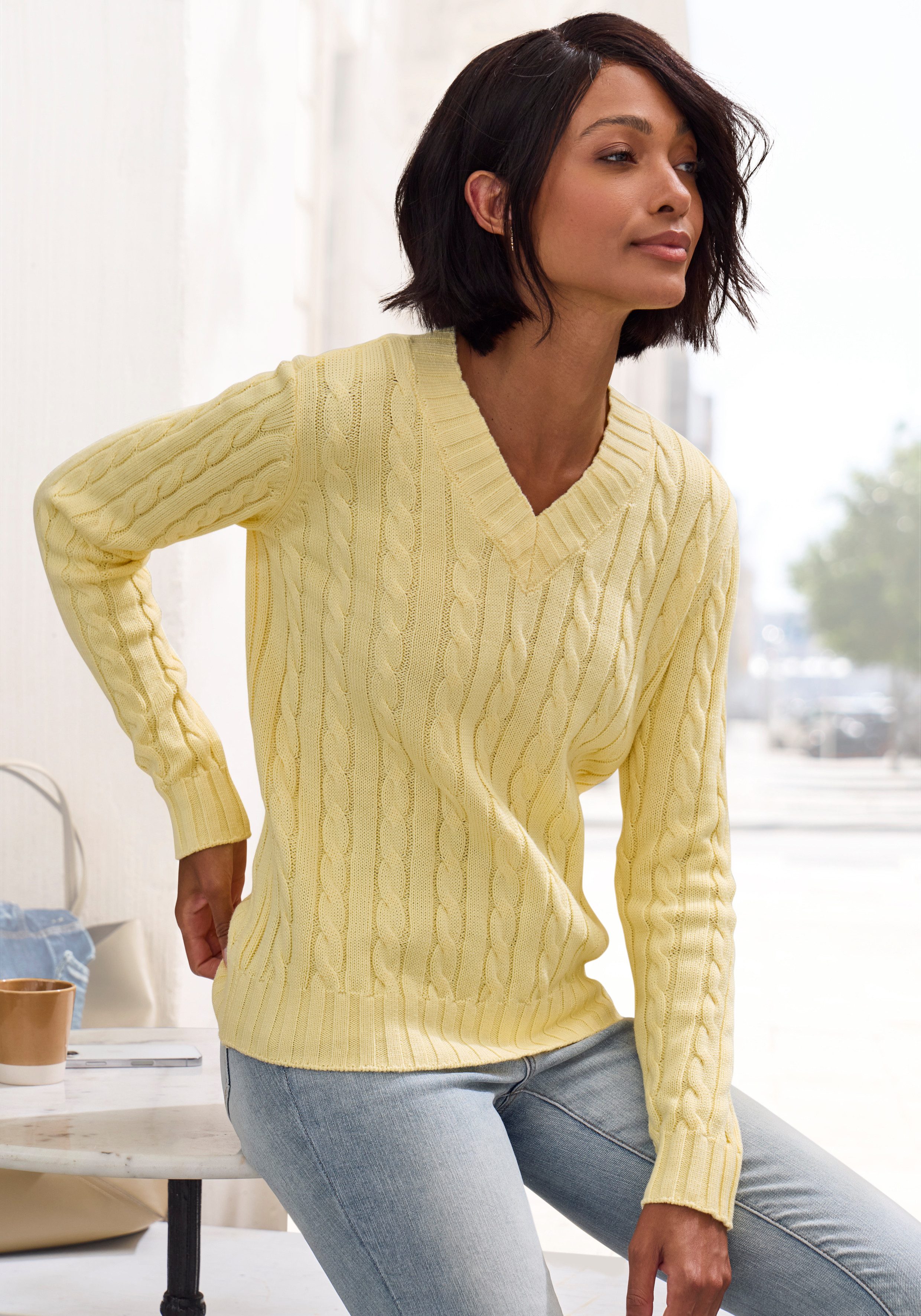 LASCANA V-Ausschnitt-Pullover mit Zopfstrickmuster