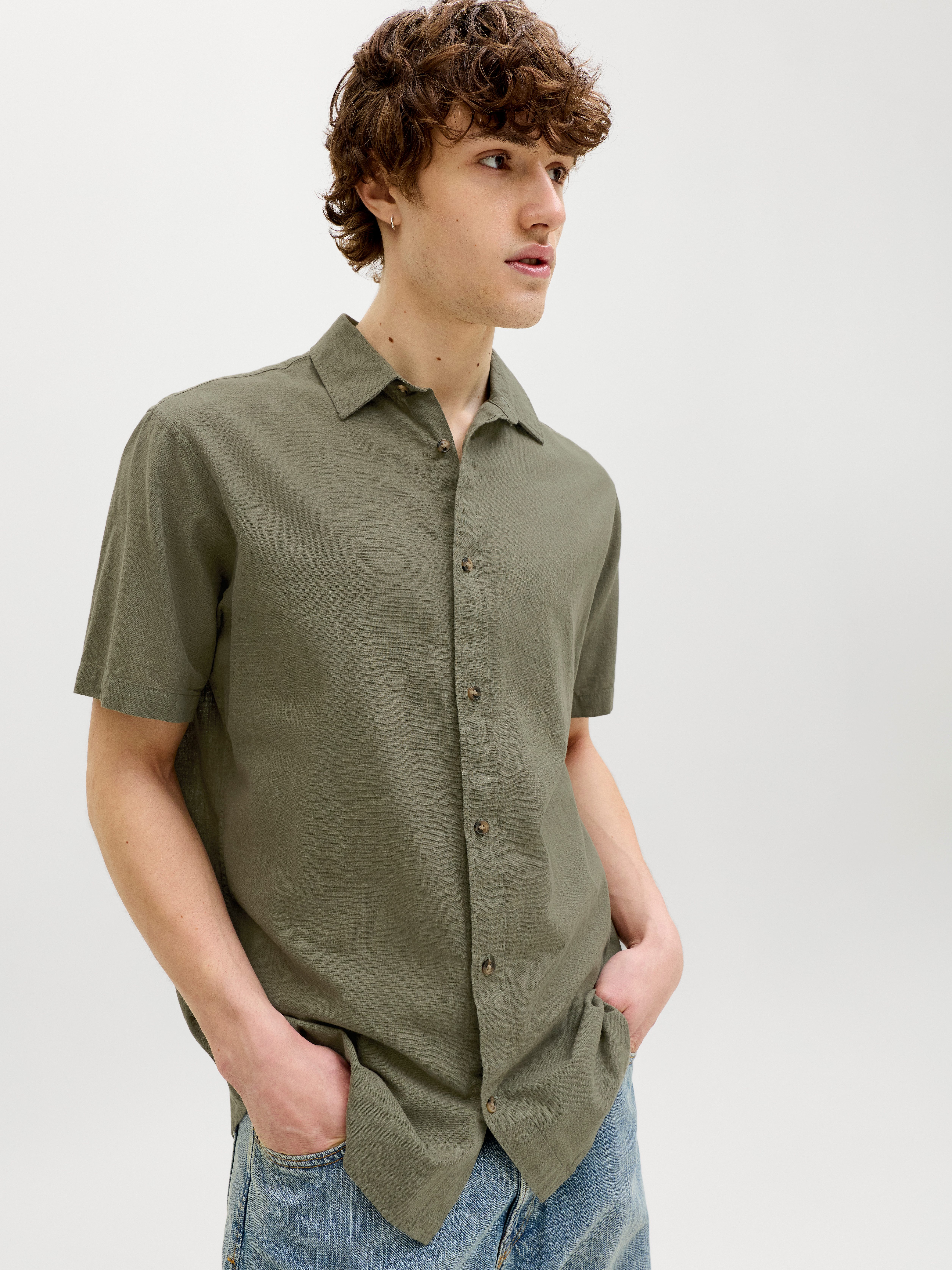 Jack & Jones Kurzarmhemd JJESUMMER LINEN BLEND SHIRT S/S SN Baumwolle mit Leinen, regular fit