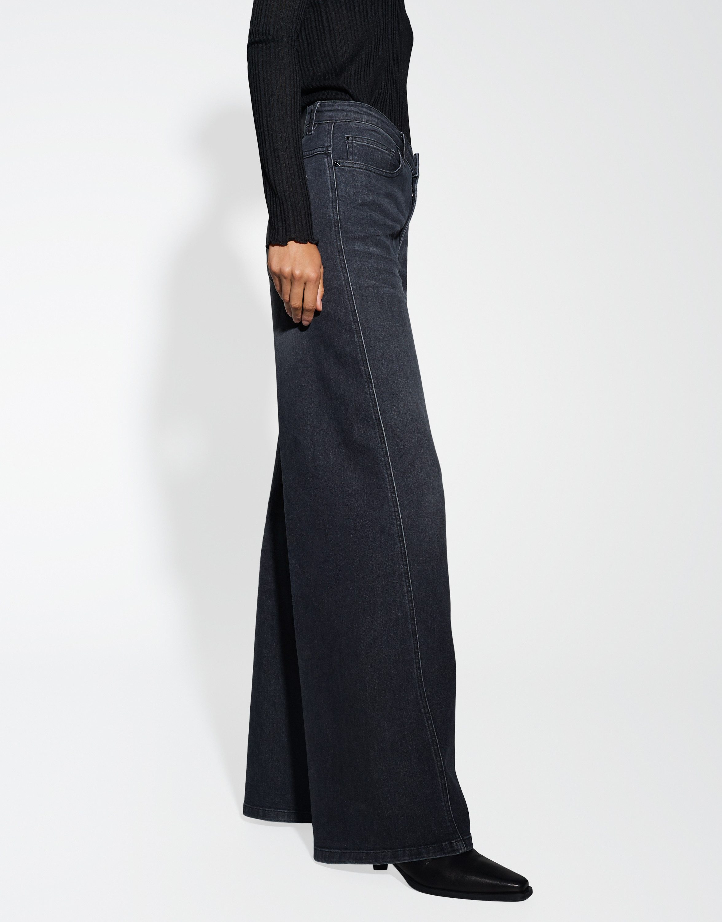 OPUS Weite Jeans MIVA COSMIC aus Baumwollmix – Bild 5 von 5