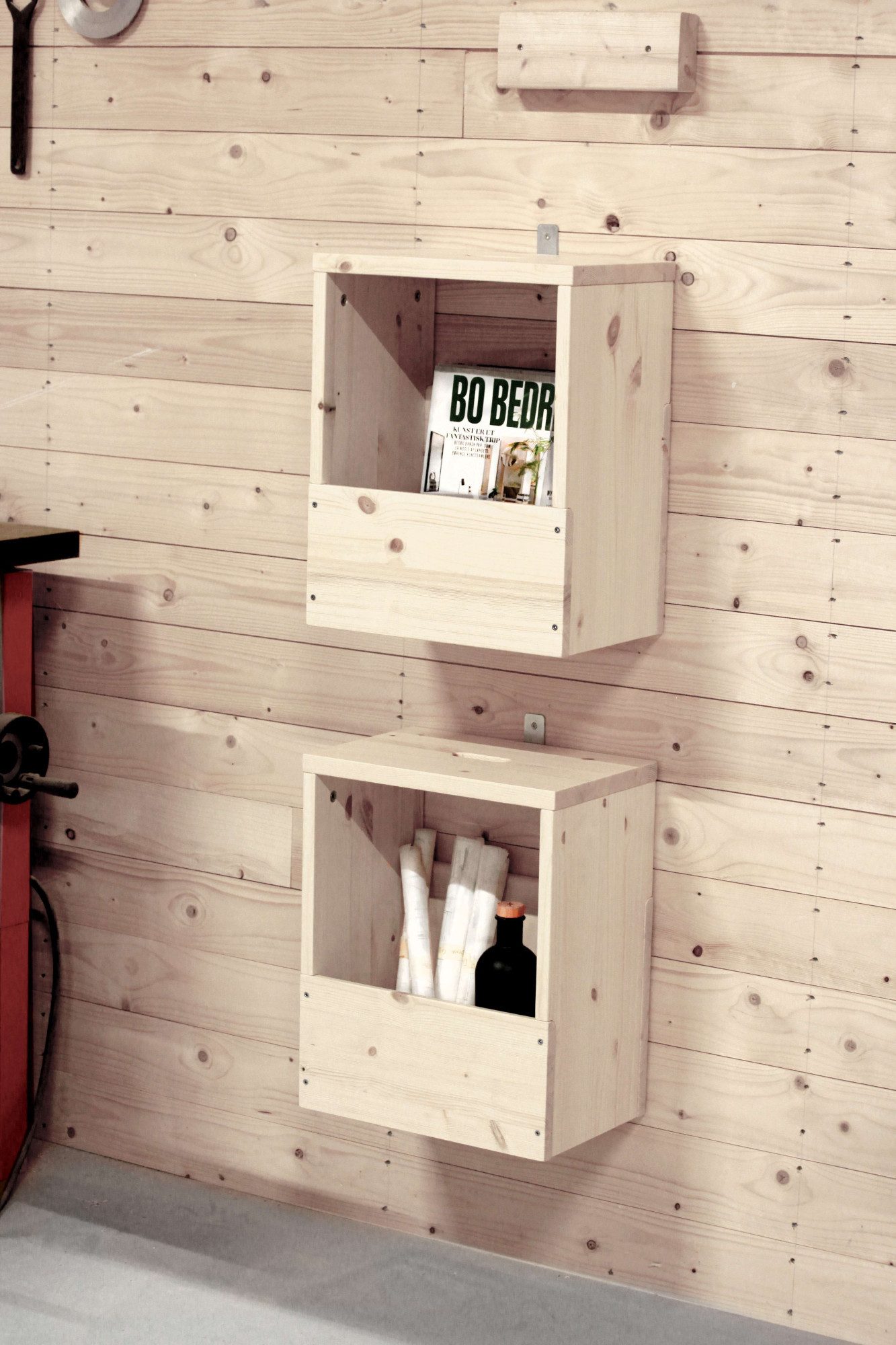Karup Design Beistelltisch GRAB-IT Stuhl, Hocker, Ablage, Aufbewahrung, Wandregal, Abstelltisch, Beistelltisch mit Stauraum, Mehrzweck, zum Mitnehmen, Kiefer massiv