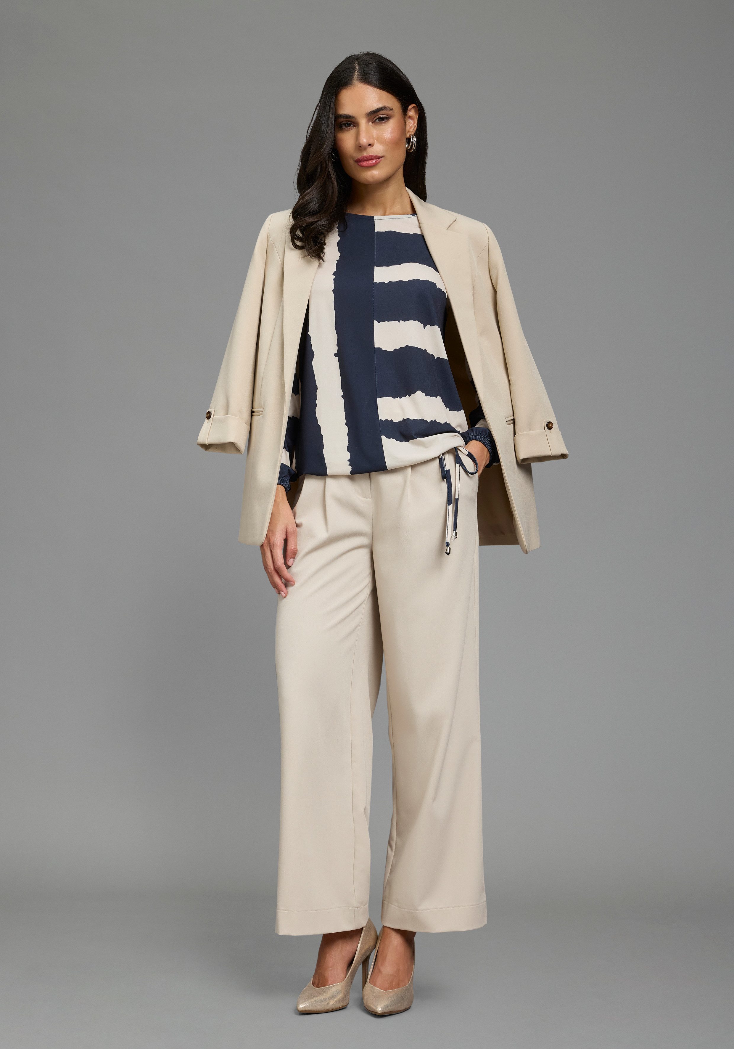 Zum Outfit 12