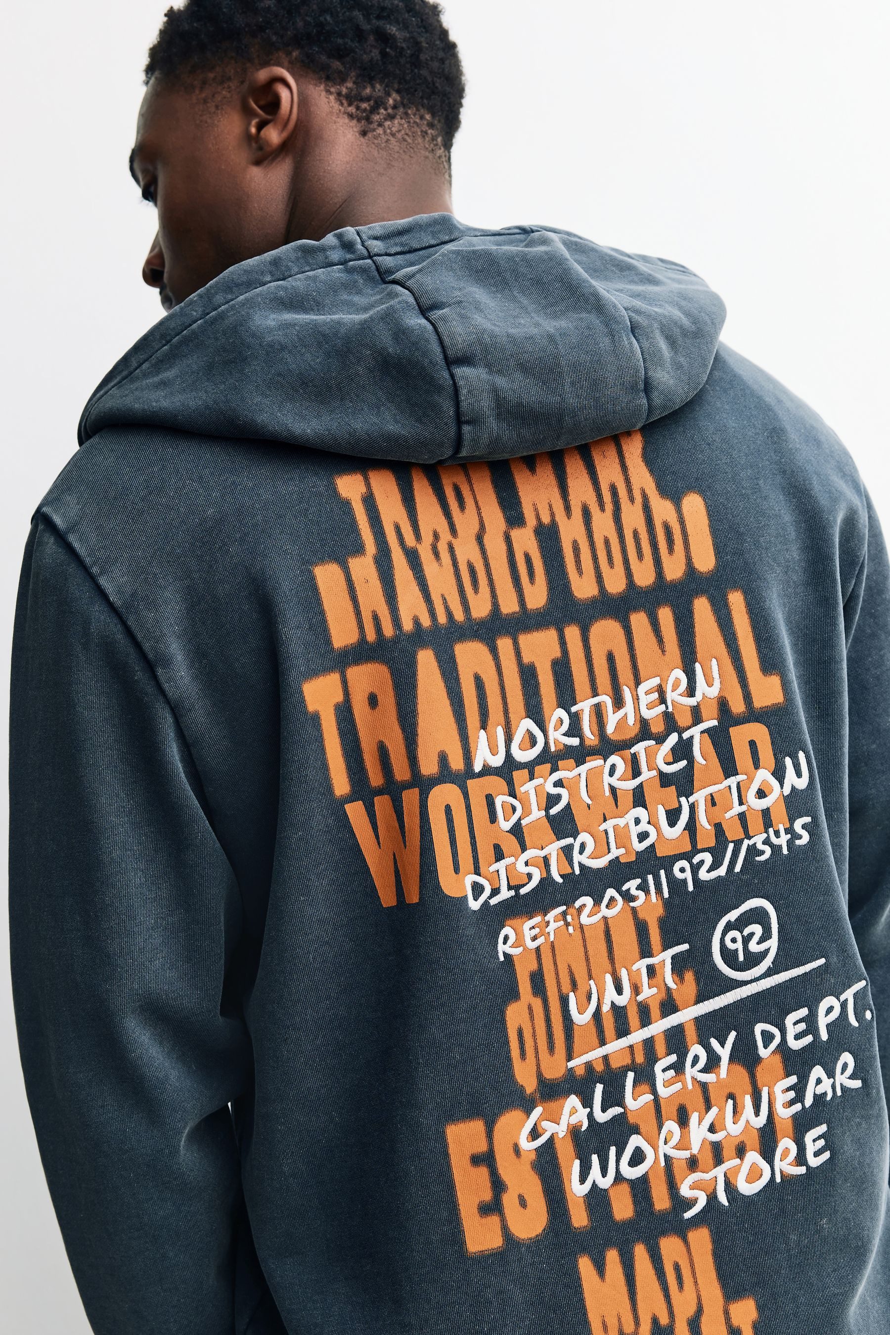 Next Sweater Reißverschlusspullover mit Kapuze und Grafik-Print (1-tlg)