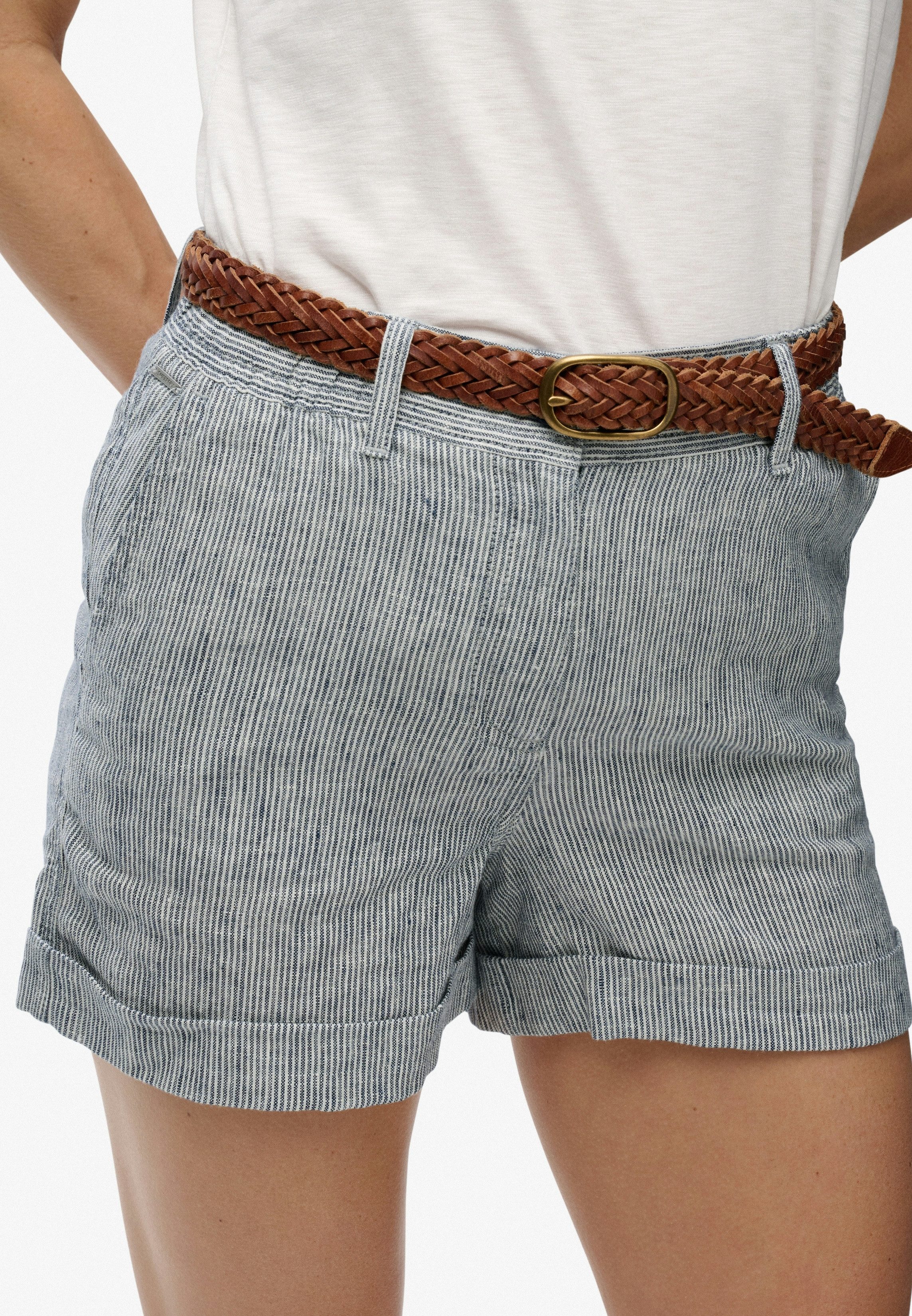 Superdry Shorts MID RISE LINEN SHORT aus 100% Leinen