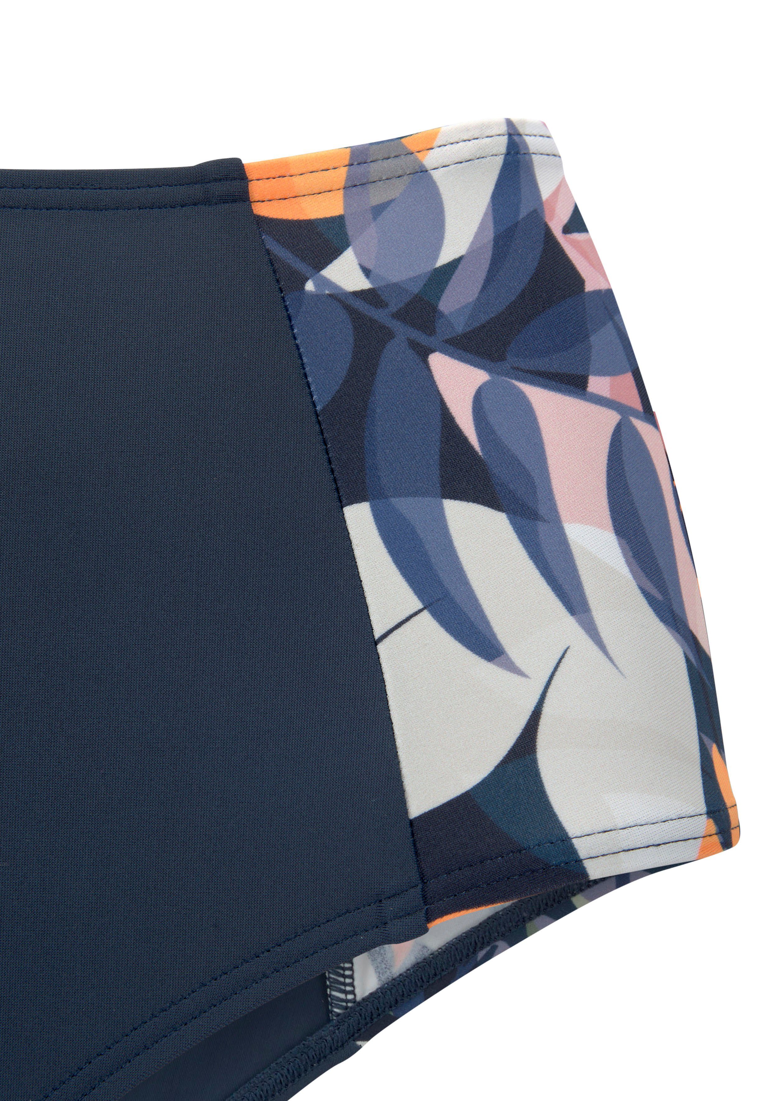 LASCANA ACTIVE Bikini-Hose Wave in höherer Form