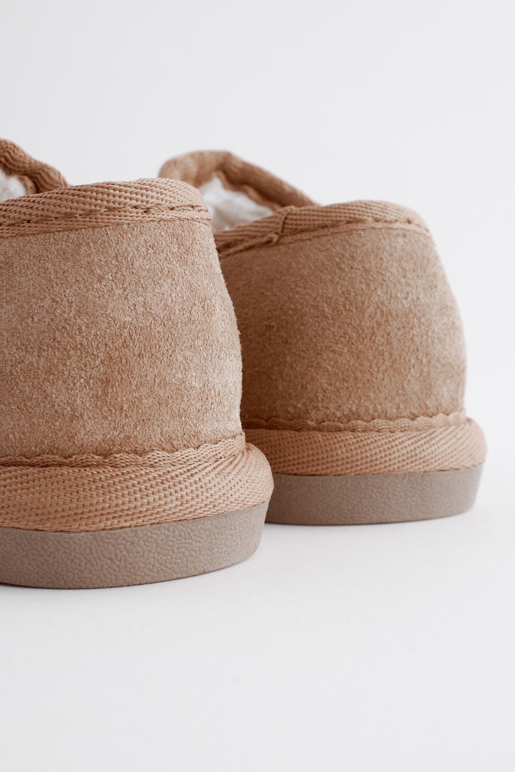 Next Shoot Schuhe aus Veloursleder Slipper