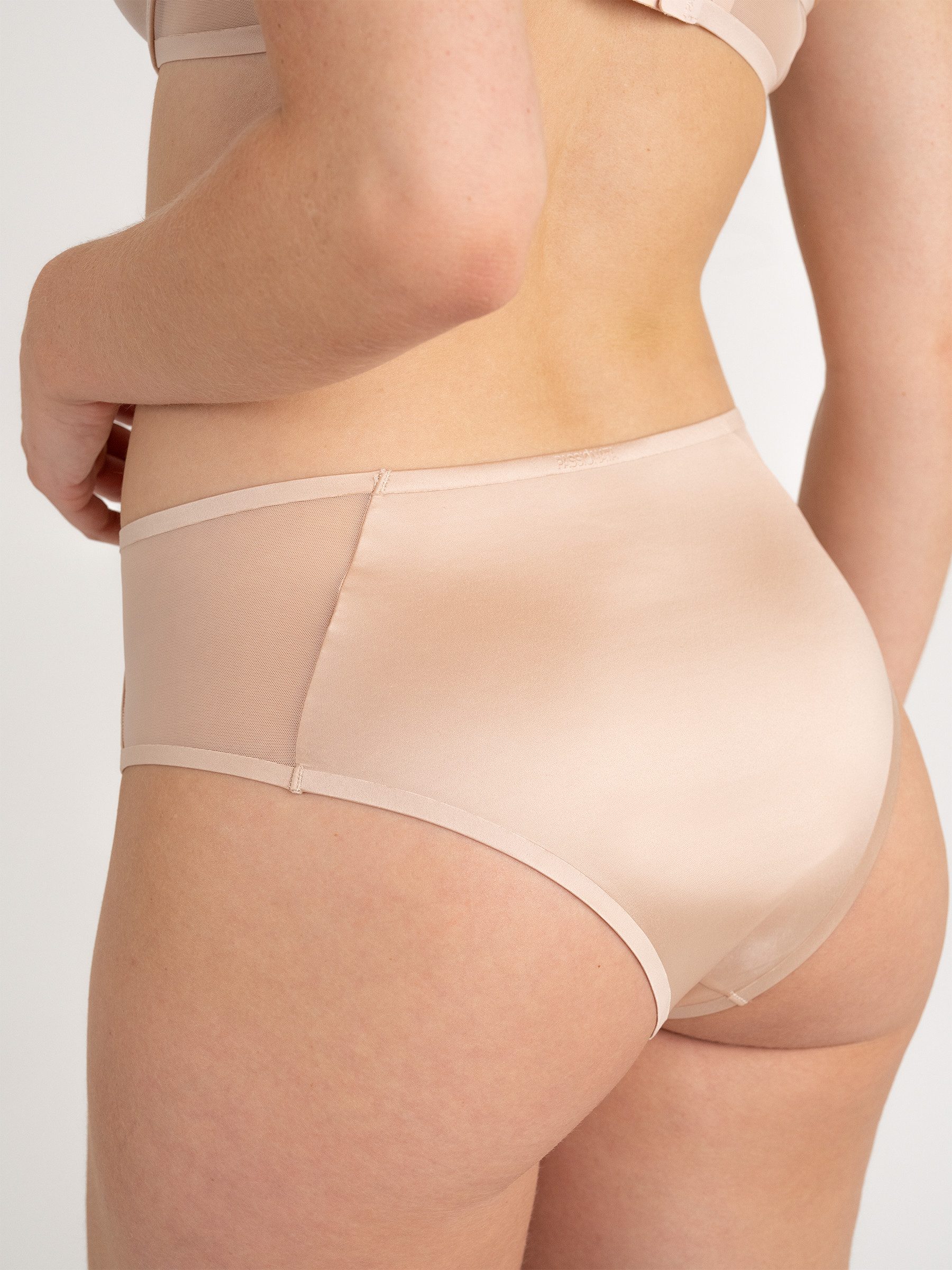PASSIONATA Taillenslip BIANCA leichte Satin-Mikrofaser, elastisch