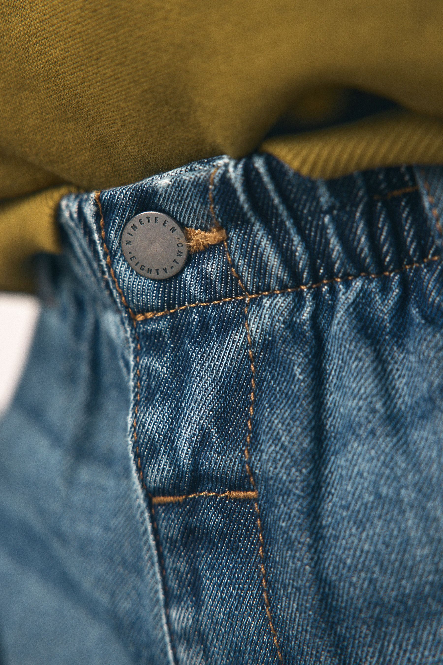 Next 5-Pocket-Jeans Jeans mit Bundfalten aus 100 % Baumwolle (1-tlg) – Bild 5 von 5