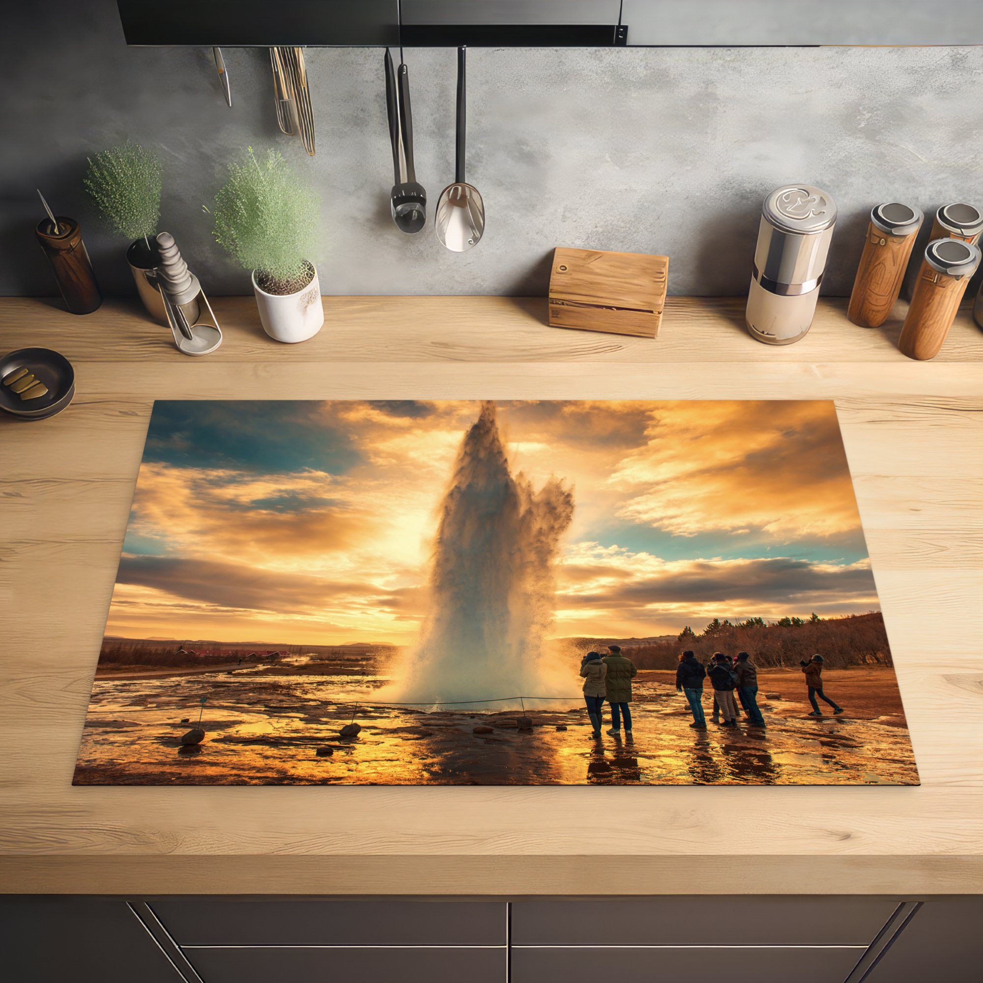 Herdblende-/Abdeckplatte Island, cm, Induktionskochfeld die MuchoWow Vinyl, Ceranfeldabdeckung Schutz Geysir in 81x52 küche, (1 tlg), Strokkur für