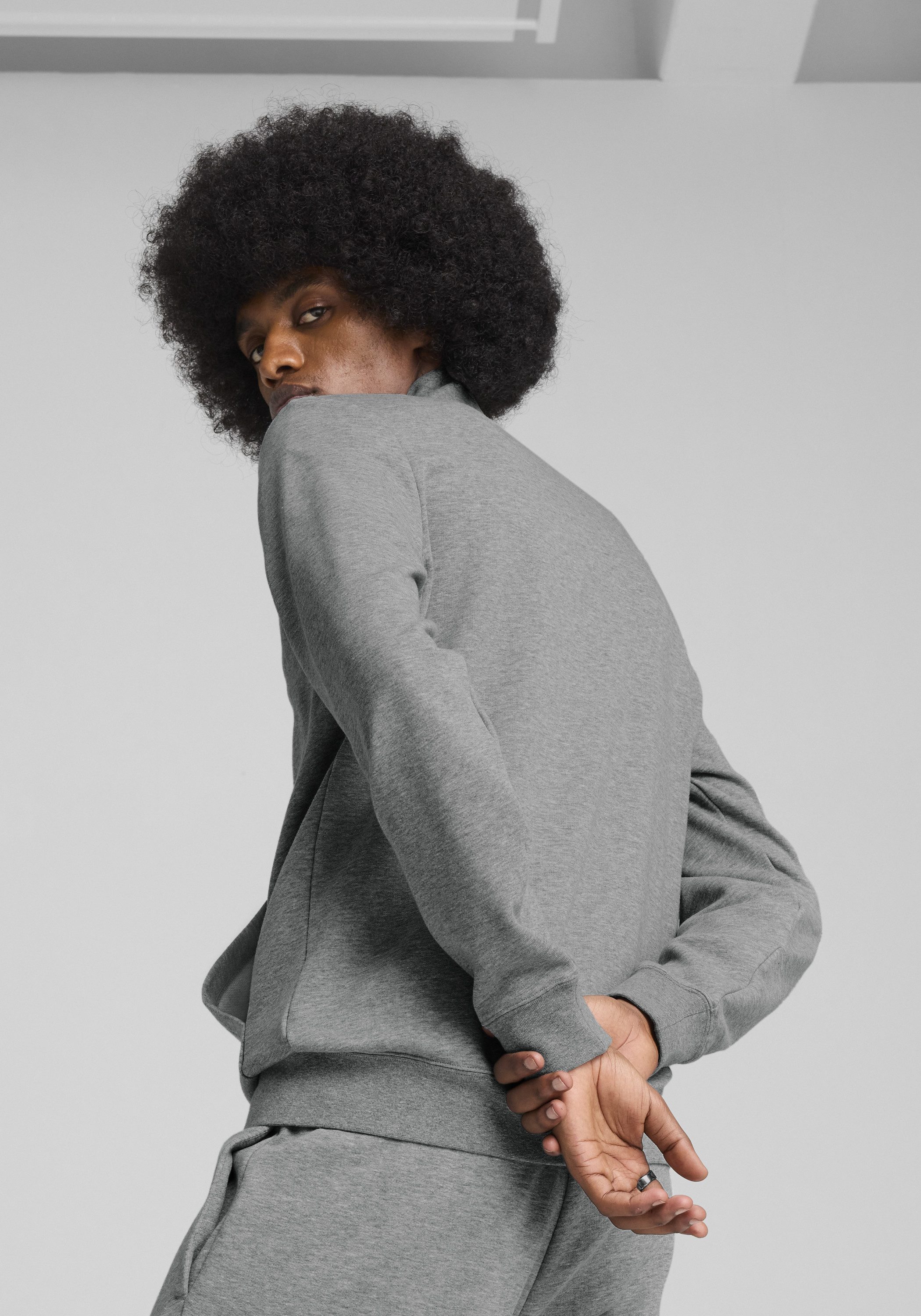 PUMA Trainingsjacke ESS NO 1 LOGO TRACK JACKET TR mit Stehkragen, Regular Fit, mit Kängurutasche, mit Reißverschluss