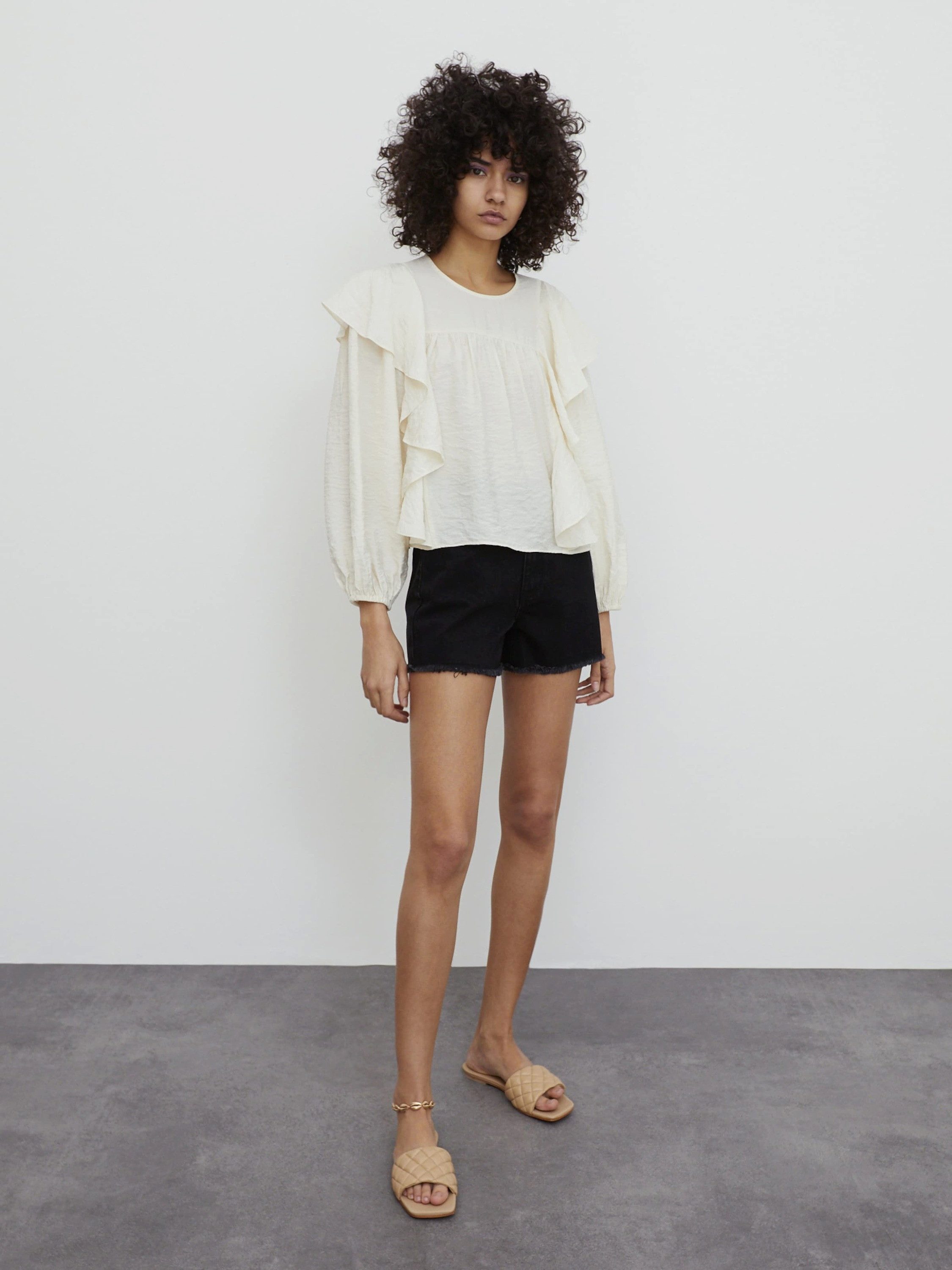 EDITED Jeansshorts Jacey (1-tlg) Fransen