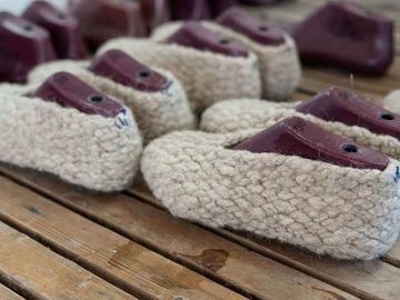 WoolFit Woolies handgewebte Hüttenschuhe Hausschuhe Hausschuh aus 100% natürlicher Wolle