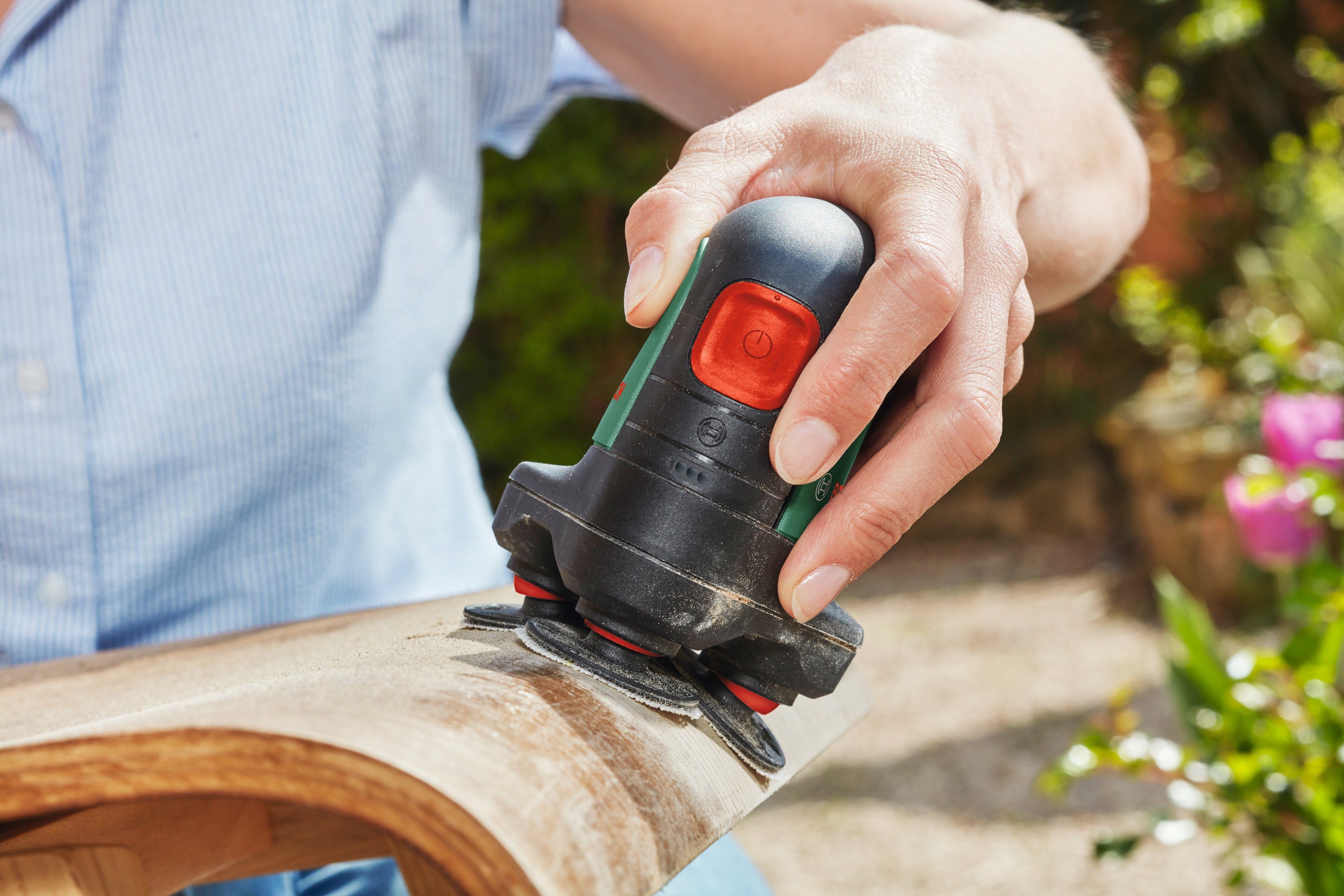 Bosch Ah Home Ladegerät und EasyCurvSander 12, Garden Akku-Tellerschleifer inkl 12V/2,0 & Akku