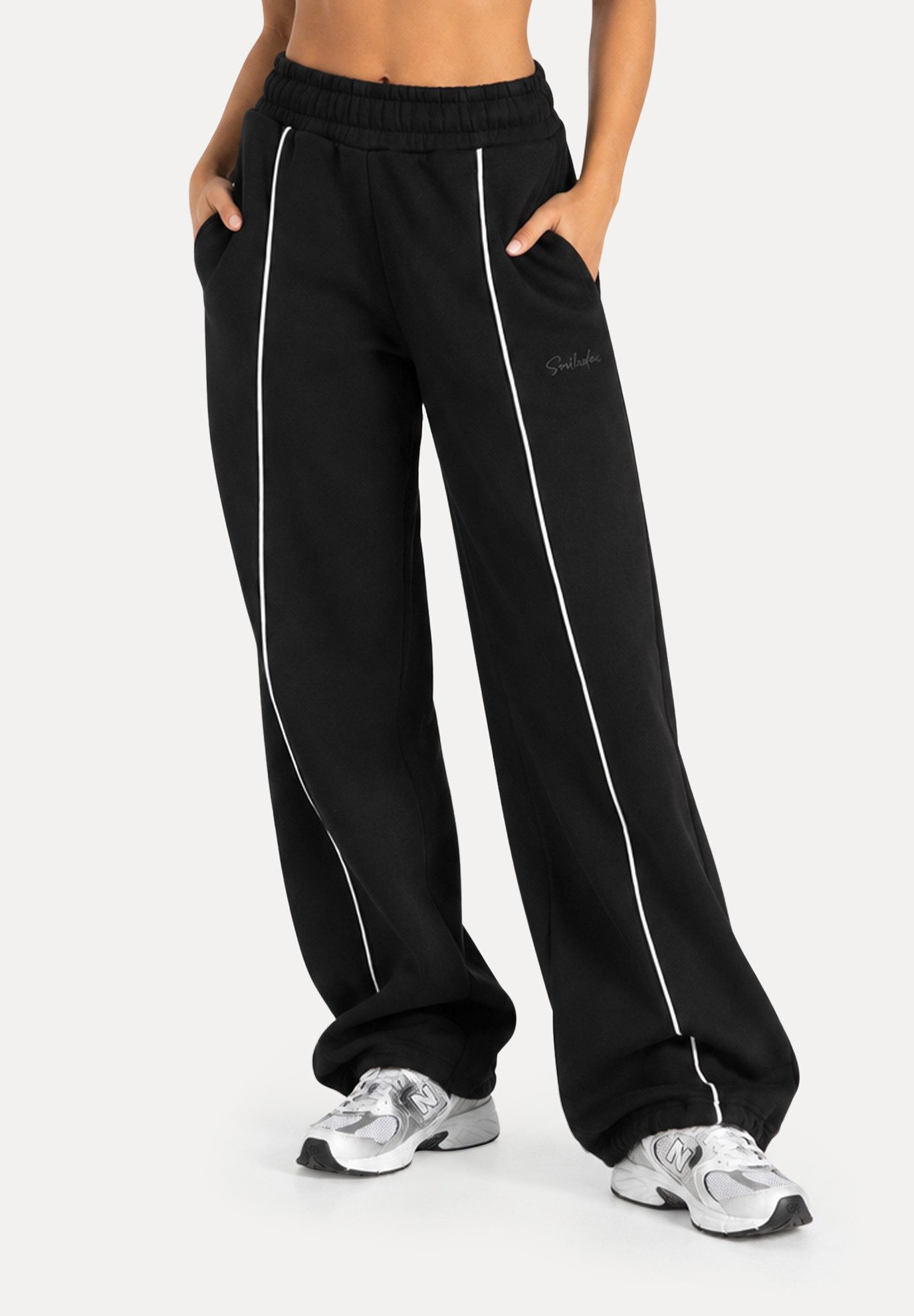Smilodox Jogginghose Damen Siara, Bequeme Freizeithose mit Seitentaschen, Gym & Homewear Trainingshose mit verstellbarem Beinabschluss