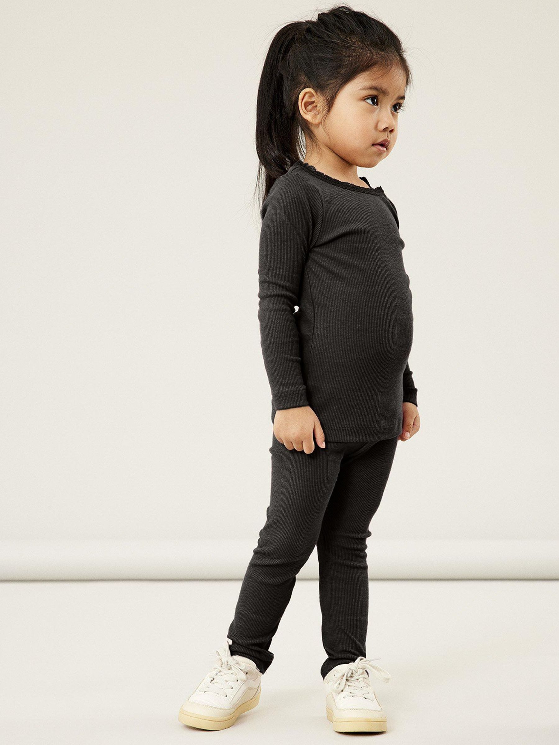Name It Langarmshirt NMFKAB LS TOP NOOS in Feinripp und mit süßer Spitzenkante am Ausschnitt