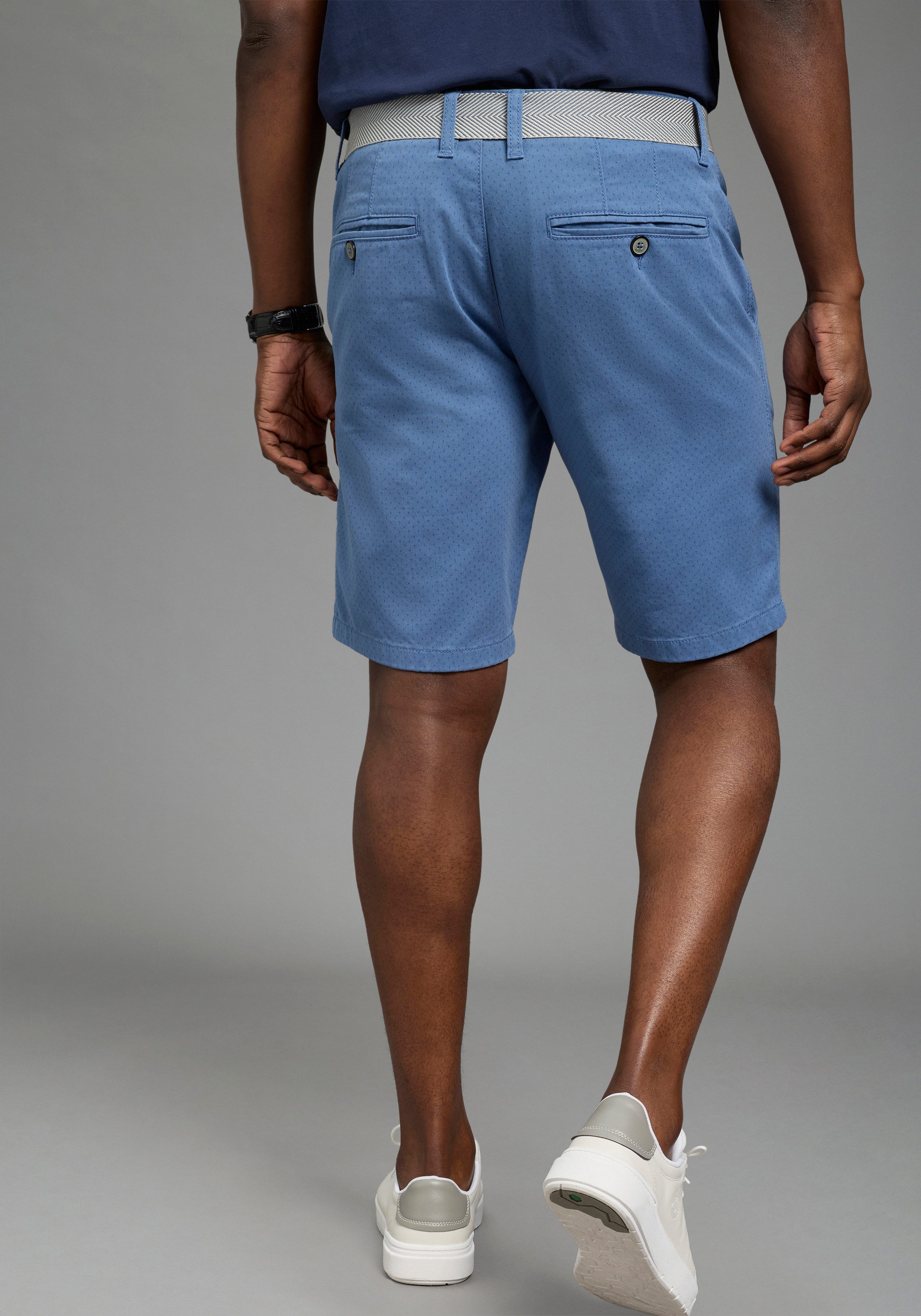 DELMAO Shorts kniefrei, gerades Bein, mit Eingrifftaschen und Gesäßtaschen