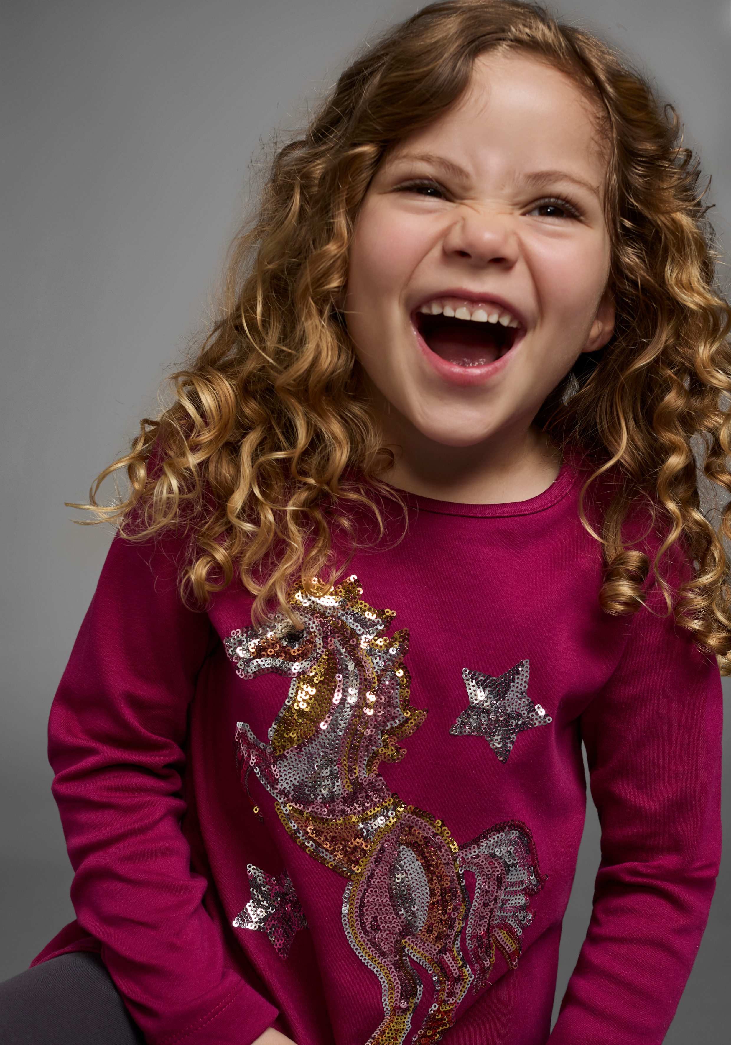 KIDSWORLD Langarmshirt PFERD Langarm, ausgestellter Schnitt, bedruckt, Rundhalsausschnitt