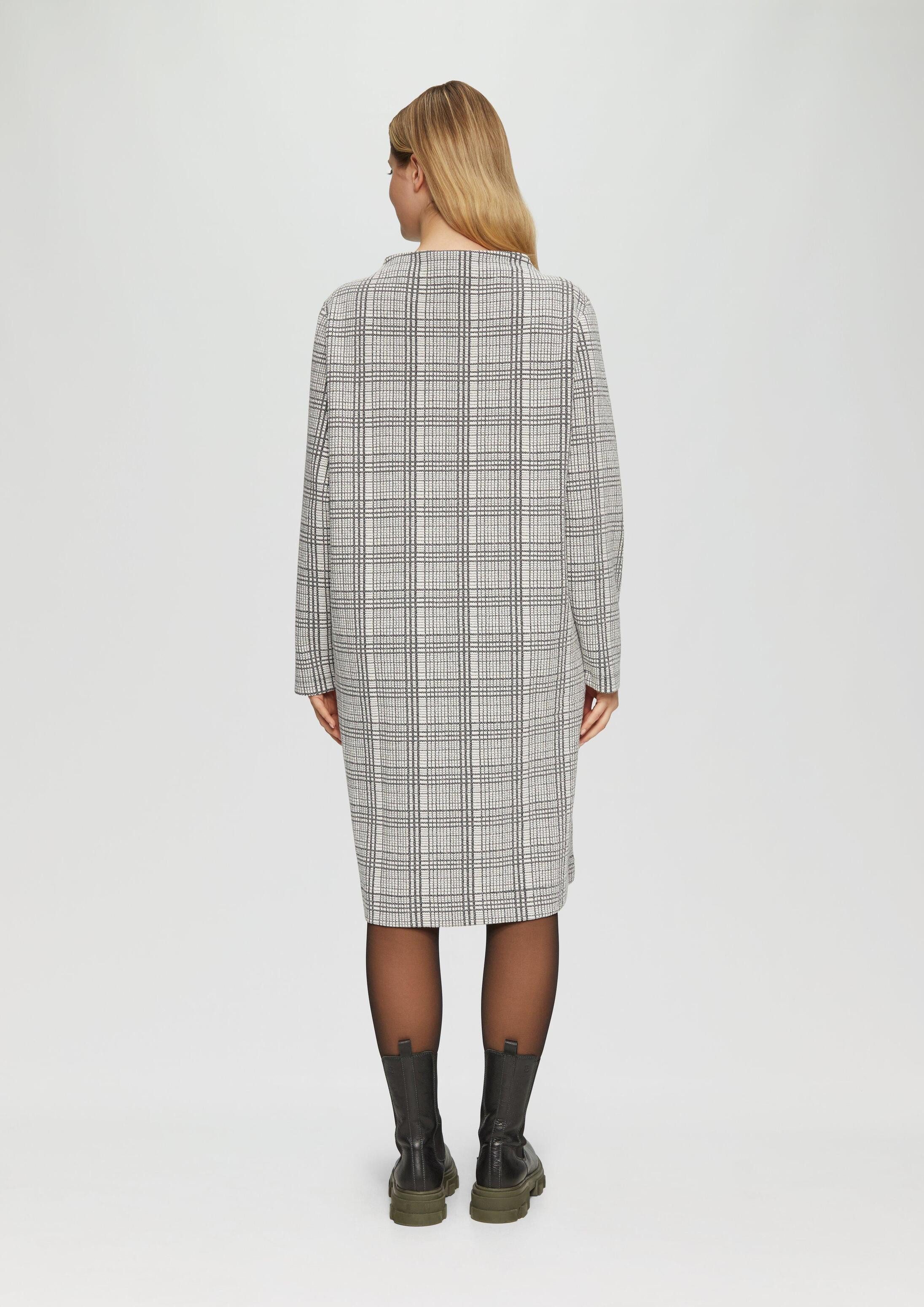 s.Oliver Minikleid Kleid Gemustertes Sweat-Kleid mit Turtleneck