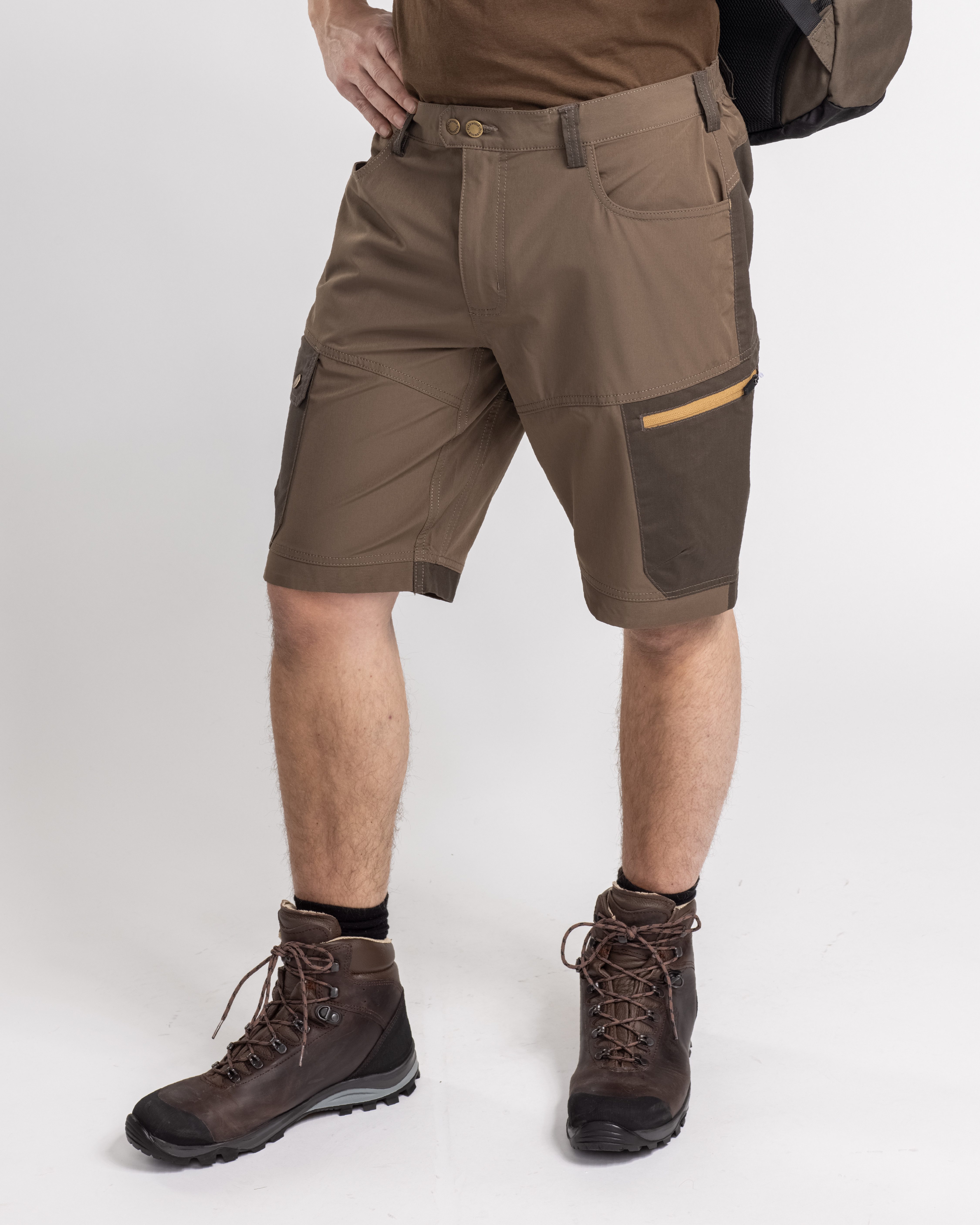 Pinewood Trekkingshorts FINNVEDEN TRAIL HYBRID SHORTS CS mit elastischem Bund