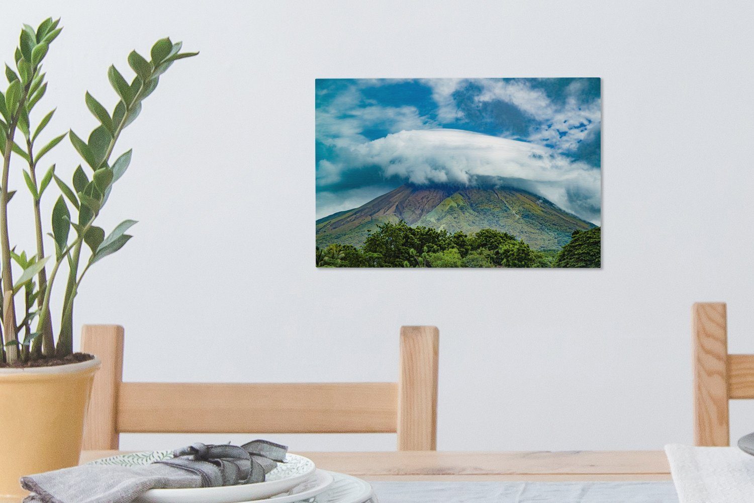 Ometepe, OneMillionCanvasses® Insel auf Wolkenbildung der über Vulkan Leinwandbild 30x20 cm St), (1 Leinwandbilder, Wandbild Aufhängefertig, Wanddeko, dem